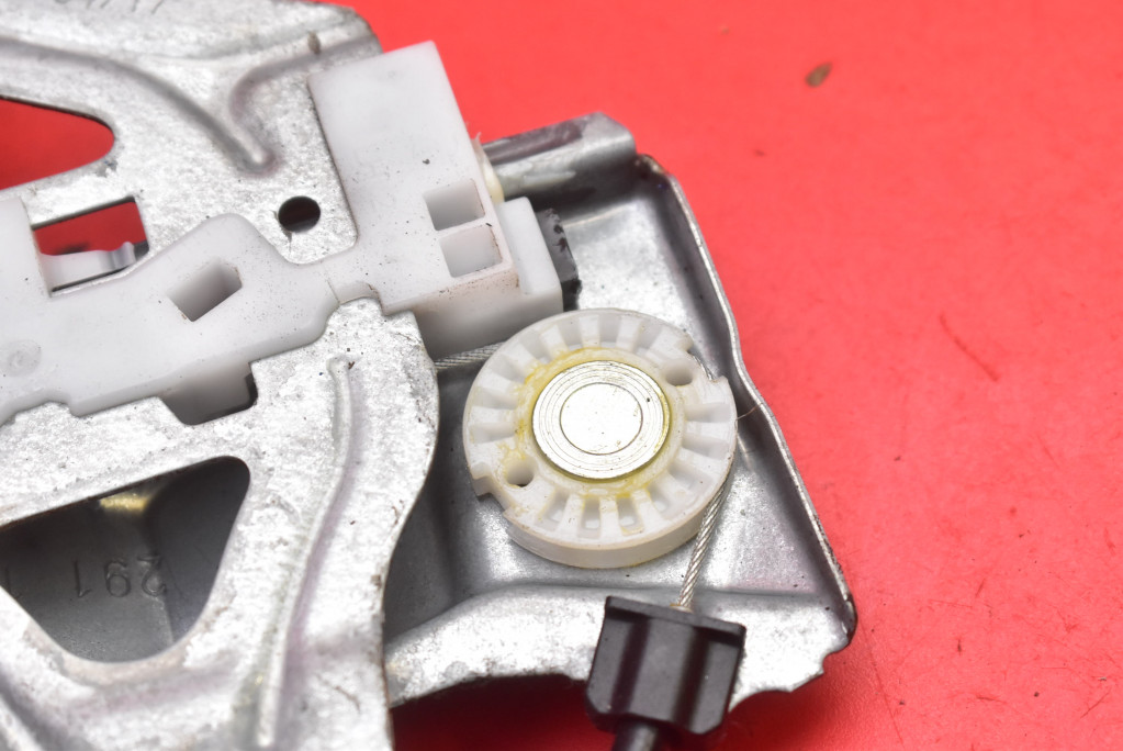 window regulator left front EU 69820-0H041 TOYOTA AYGO 2 II 5D HB 14-20