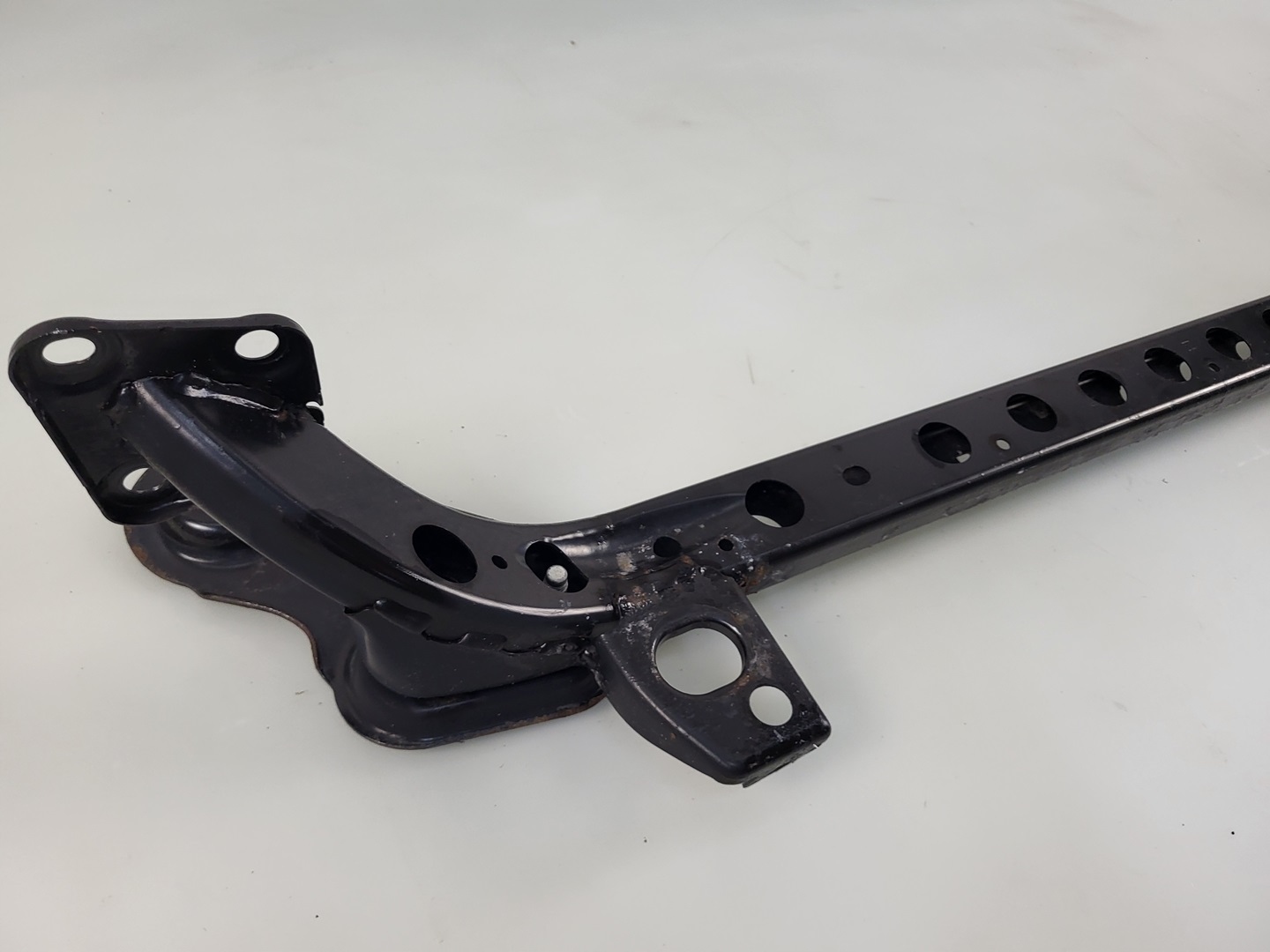 pillar of a bumper front sider front lower OPEL INSIGNIA B 84316408