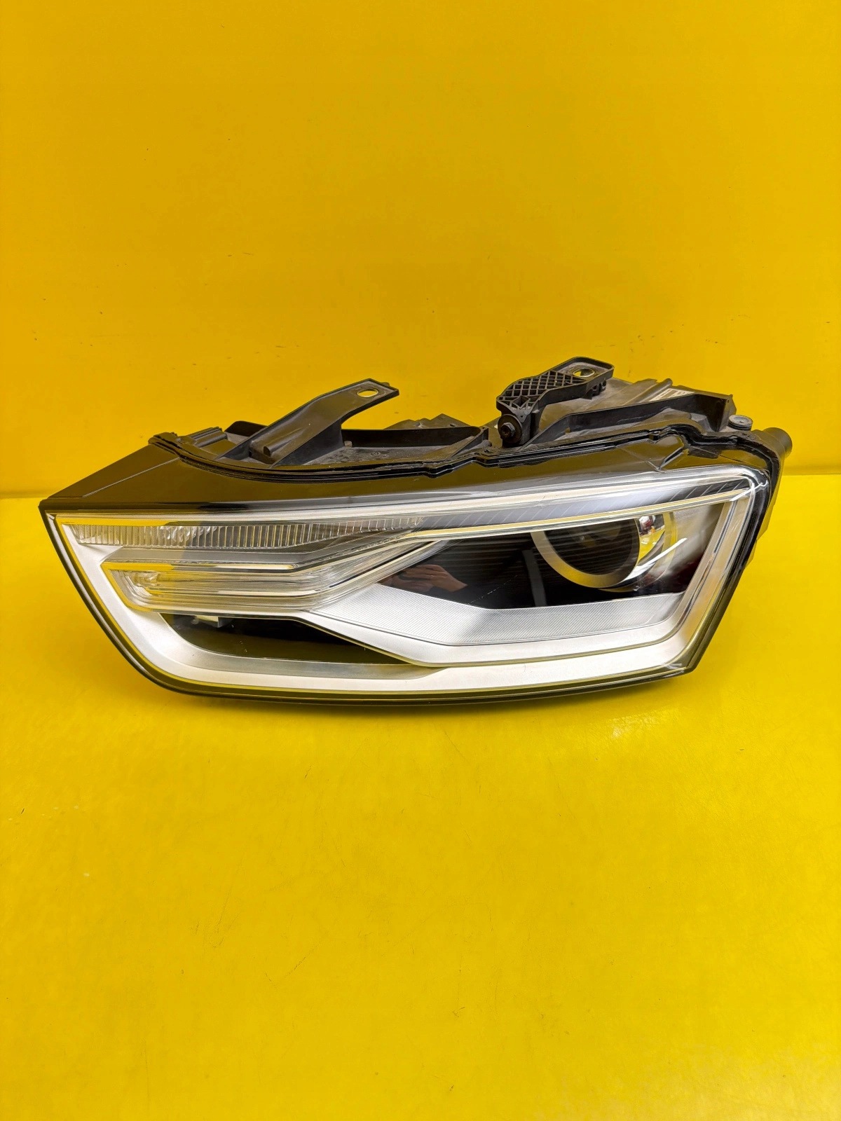 light left Audi Q3 8U Lift 2014- Xenon Led 8U0941005C