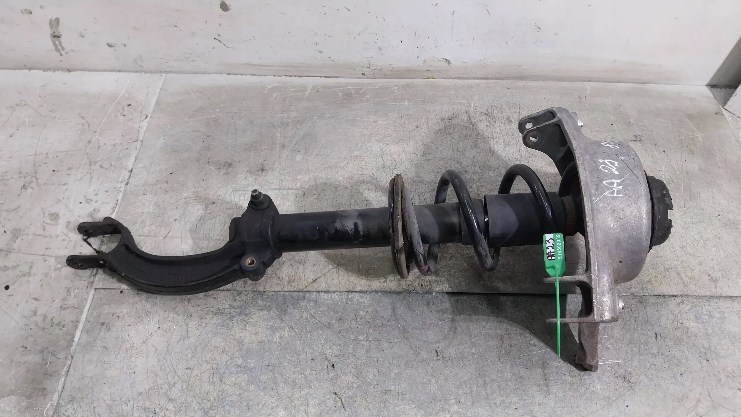 shock absorber front right 8F0413031C AUDI A4 B8 A5 8T Q5