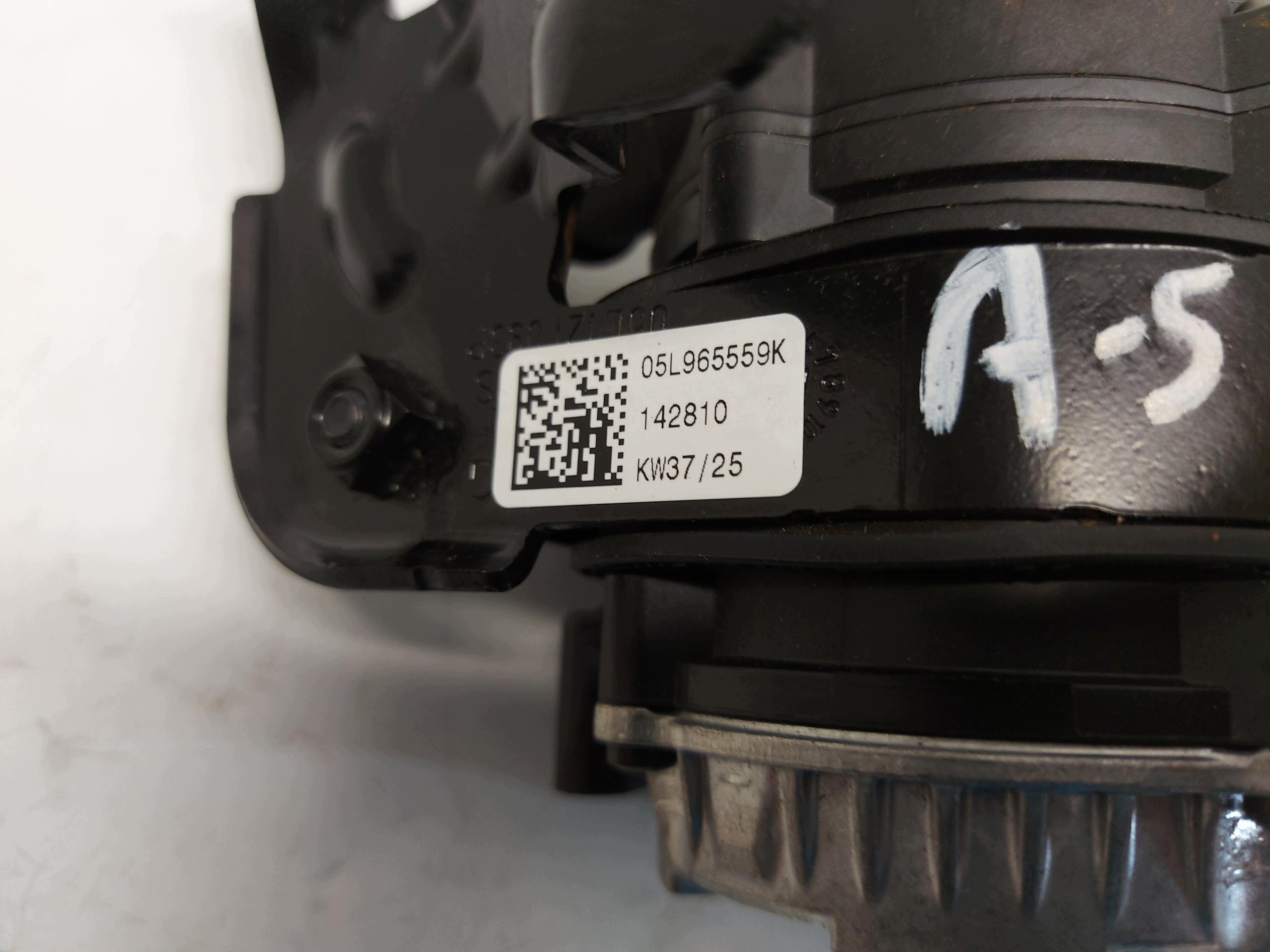 AUDI A5 8B3 B10 AVANT 2.0 TDI water pump electrical 04L965567A