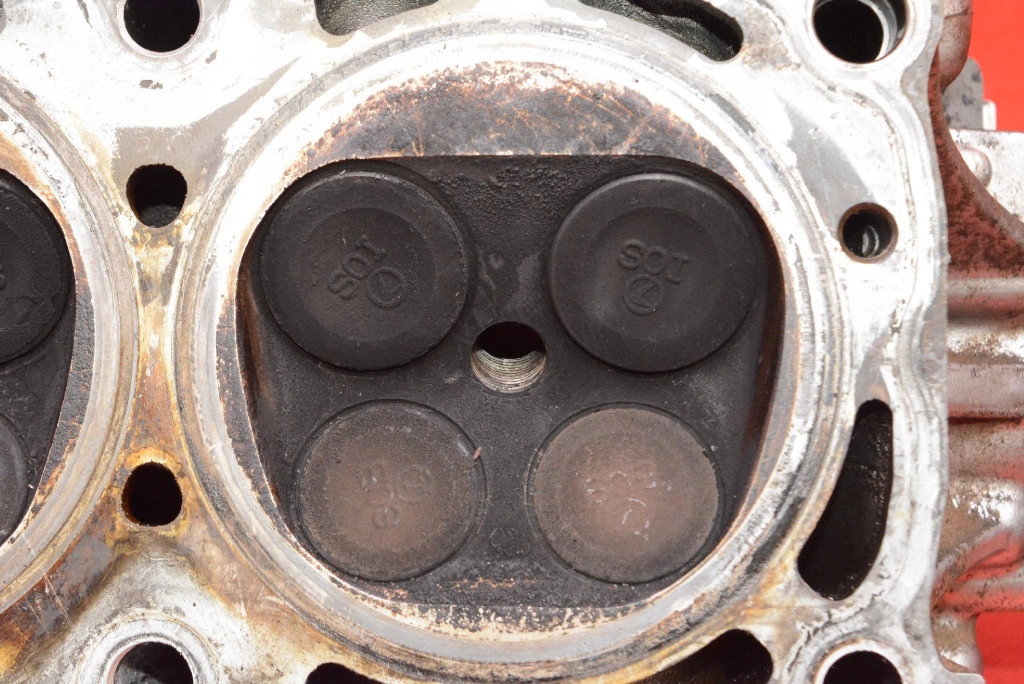 head. of the engine left SUBARU FORESTER 2 II 2.0 B 125 KM 02-05
