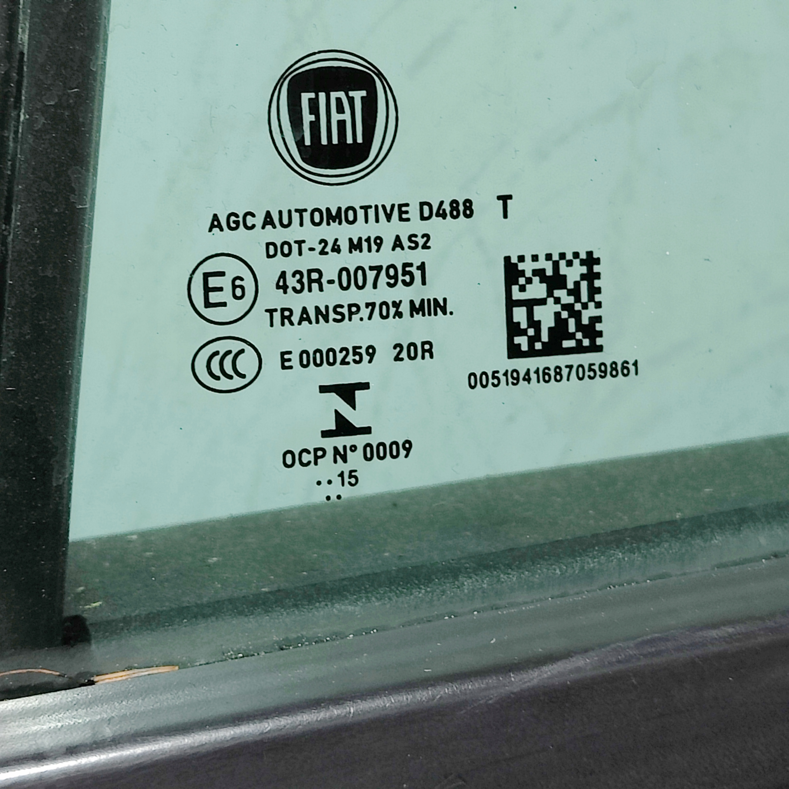 FIAT 500X DRZWI LEWY TYŁ 2015R Typ samochodu Samochody osobowe