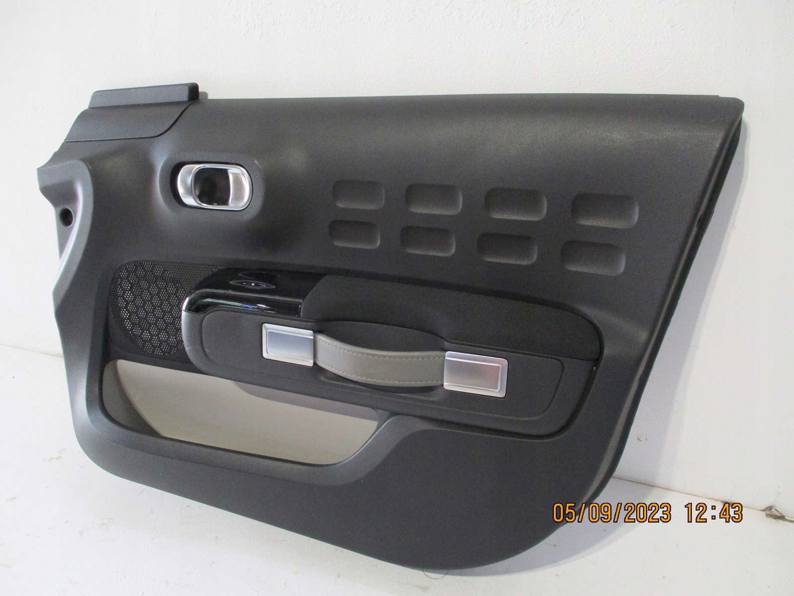 upholstery door CITROEN C3 right front 9812901277