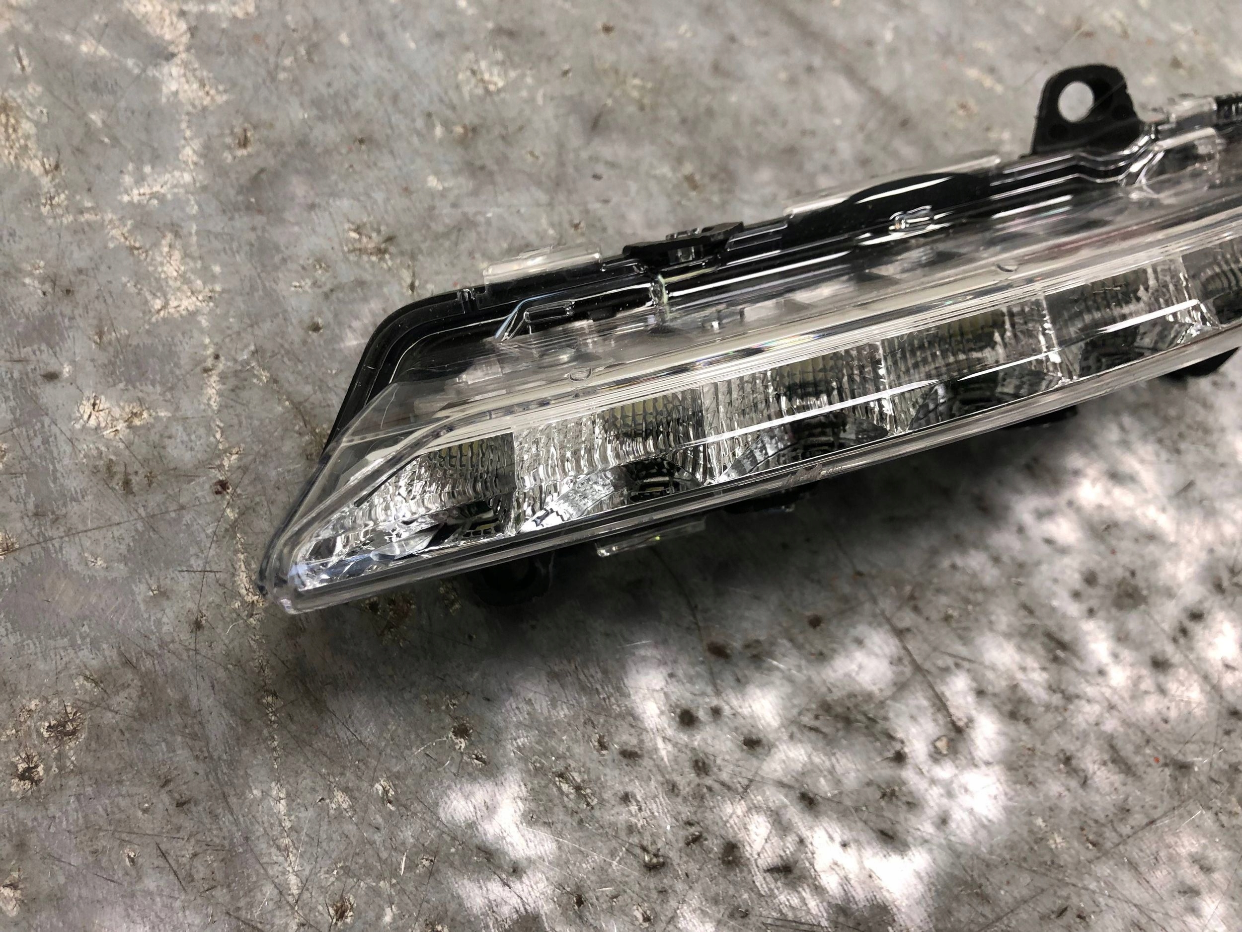 light DRL LED left front MERCEDES S-KLASA W221 A2218201756
