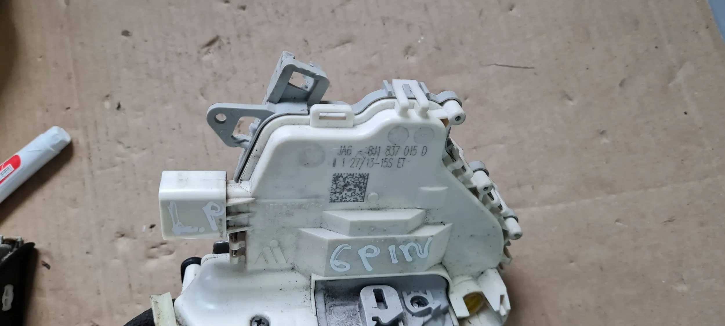 A6 C7 4G lock door left front 8J1837015D 6 PIN A7 4G A4 B8 A5