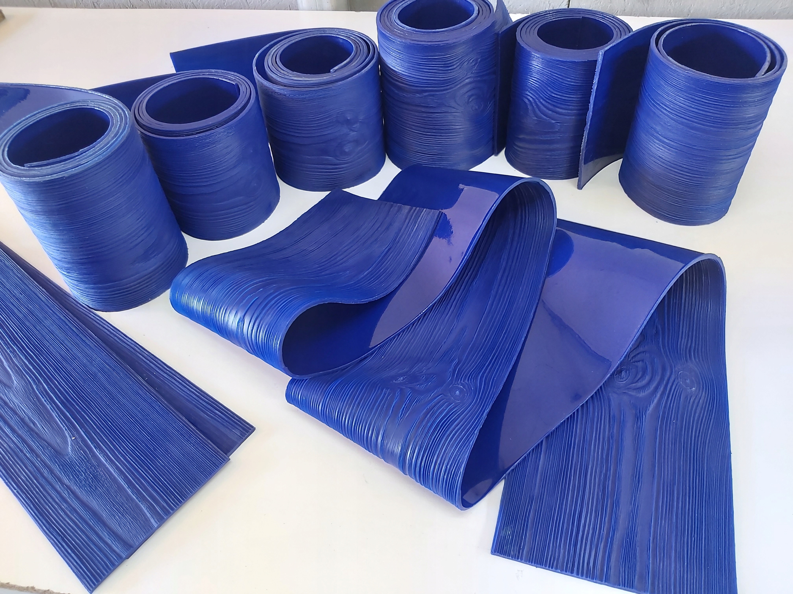 MATRYCA DO IMITACJI DESKI ELEWACYJNEJ FORMA TAŚMA Rodzaj taśma elewacyjna