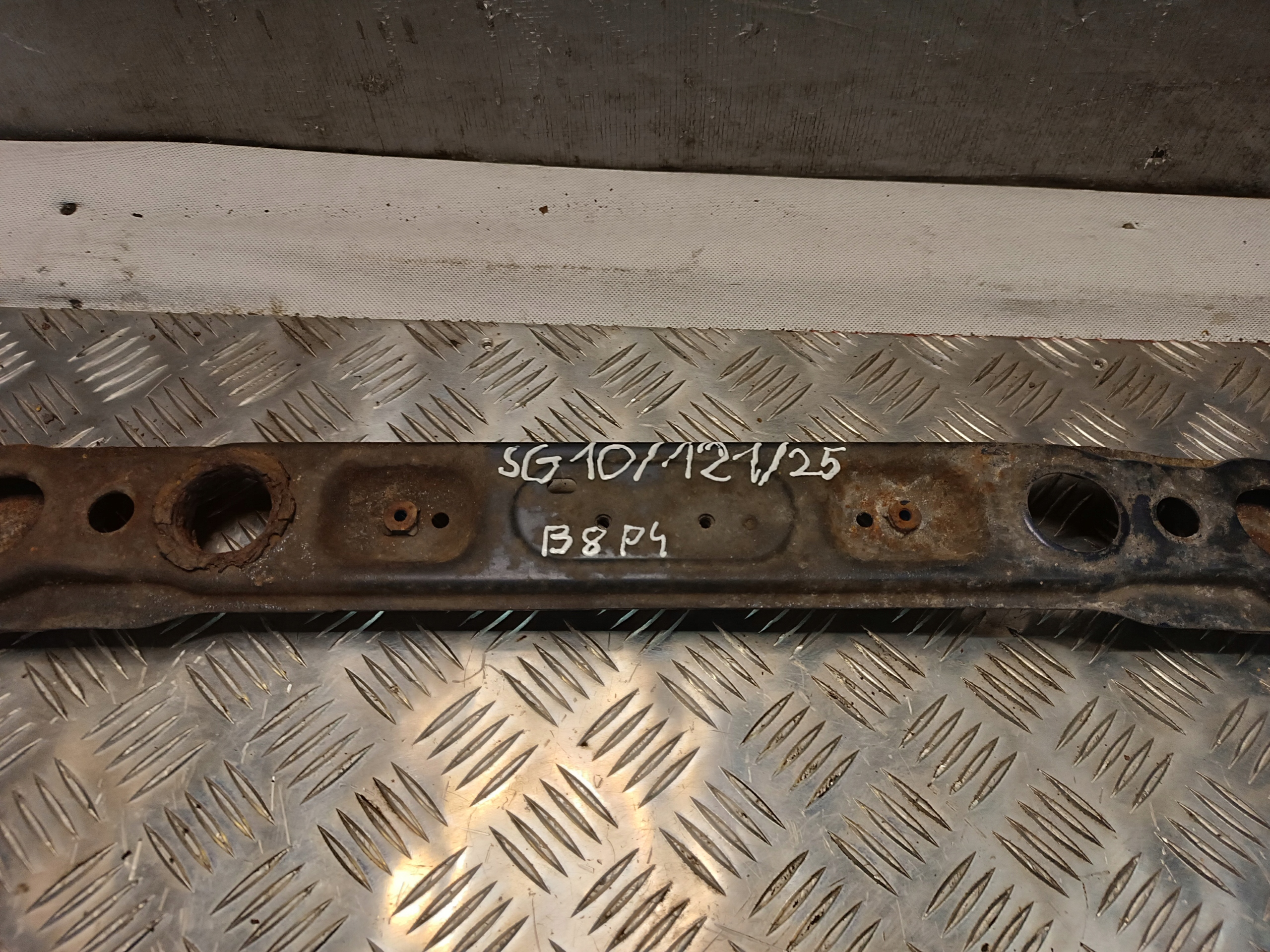 support panel for radiators pillar lower TOYOTA AURIS and 2007r 1,4D