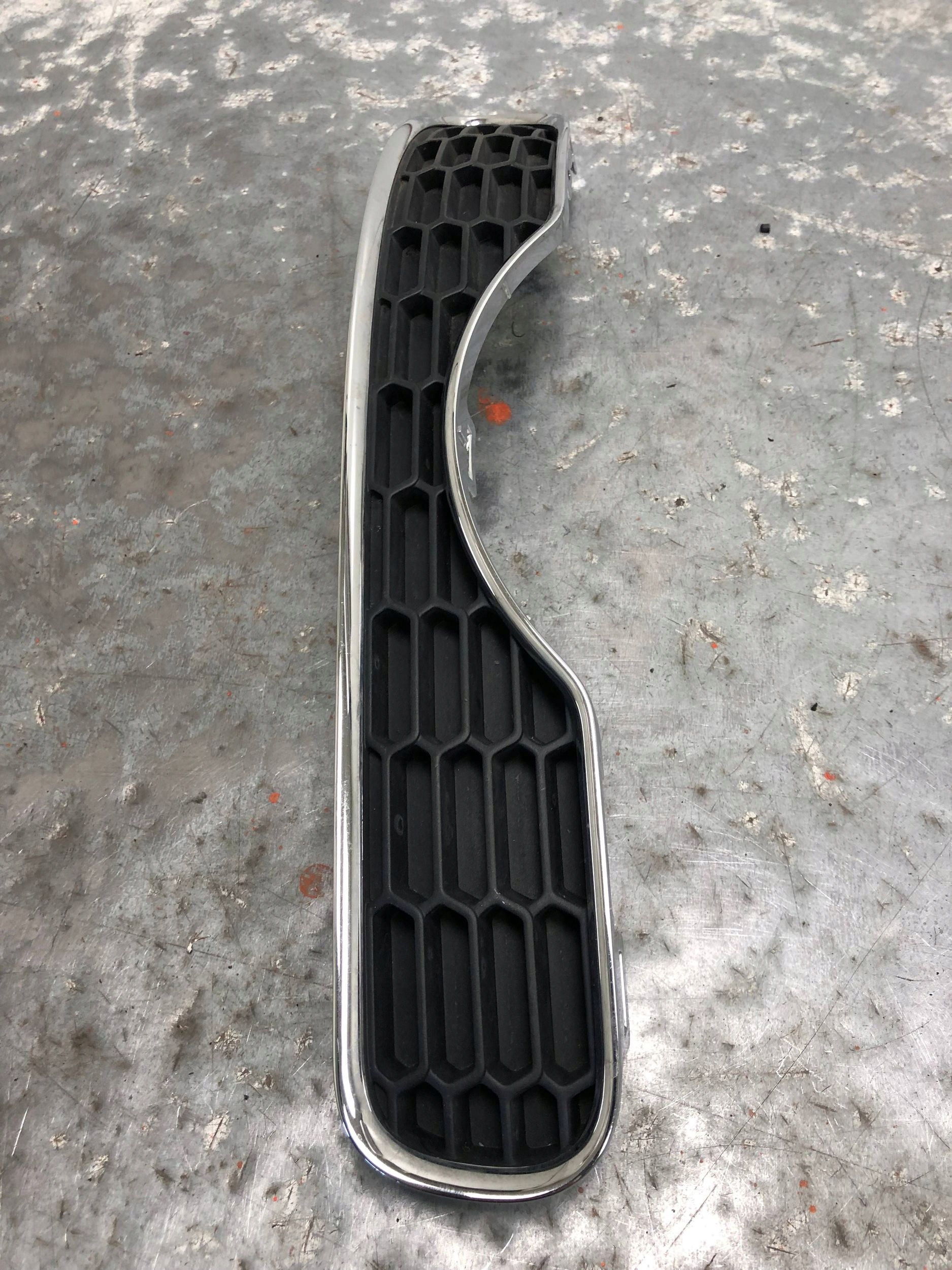 Lüftungsgitter der Stoßstange rechts heck MINI R55 2755534