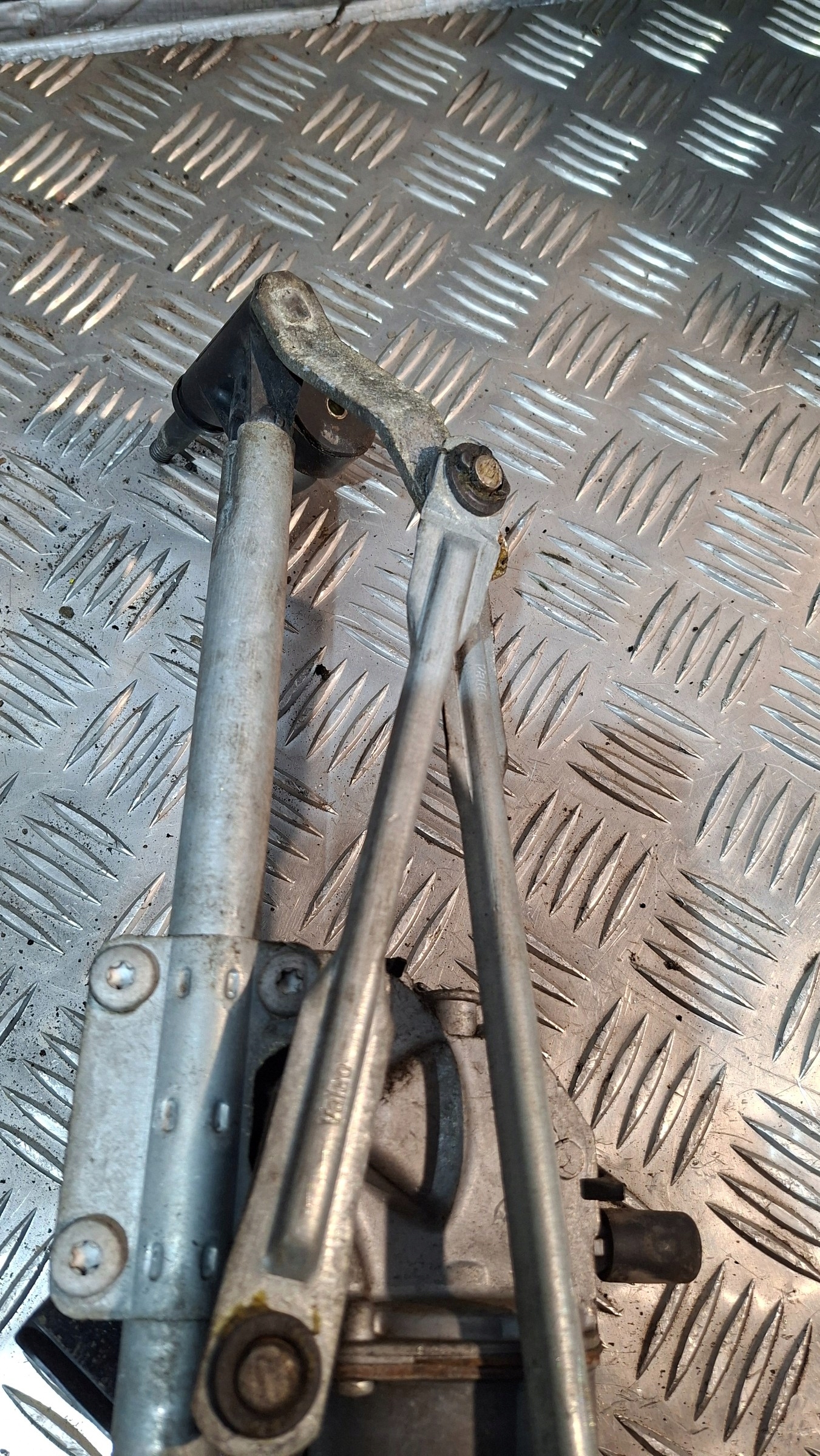 wiper mechanism front OPEL CORSA D