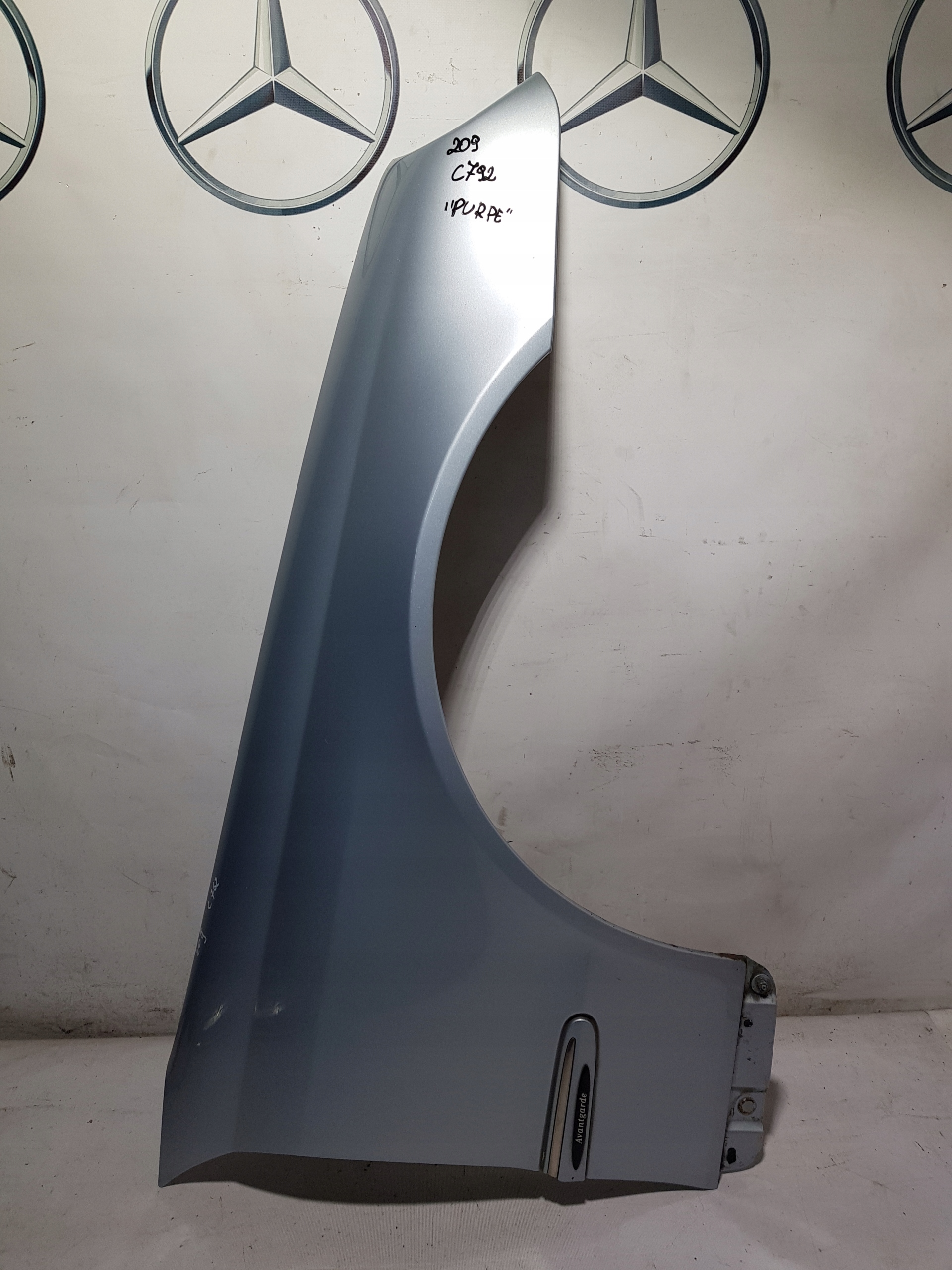 fender right front MERCEDES CLK W209 LIFT C792 792