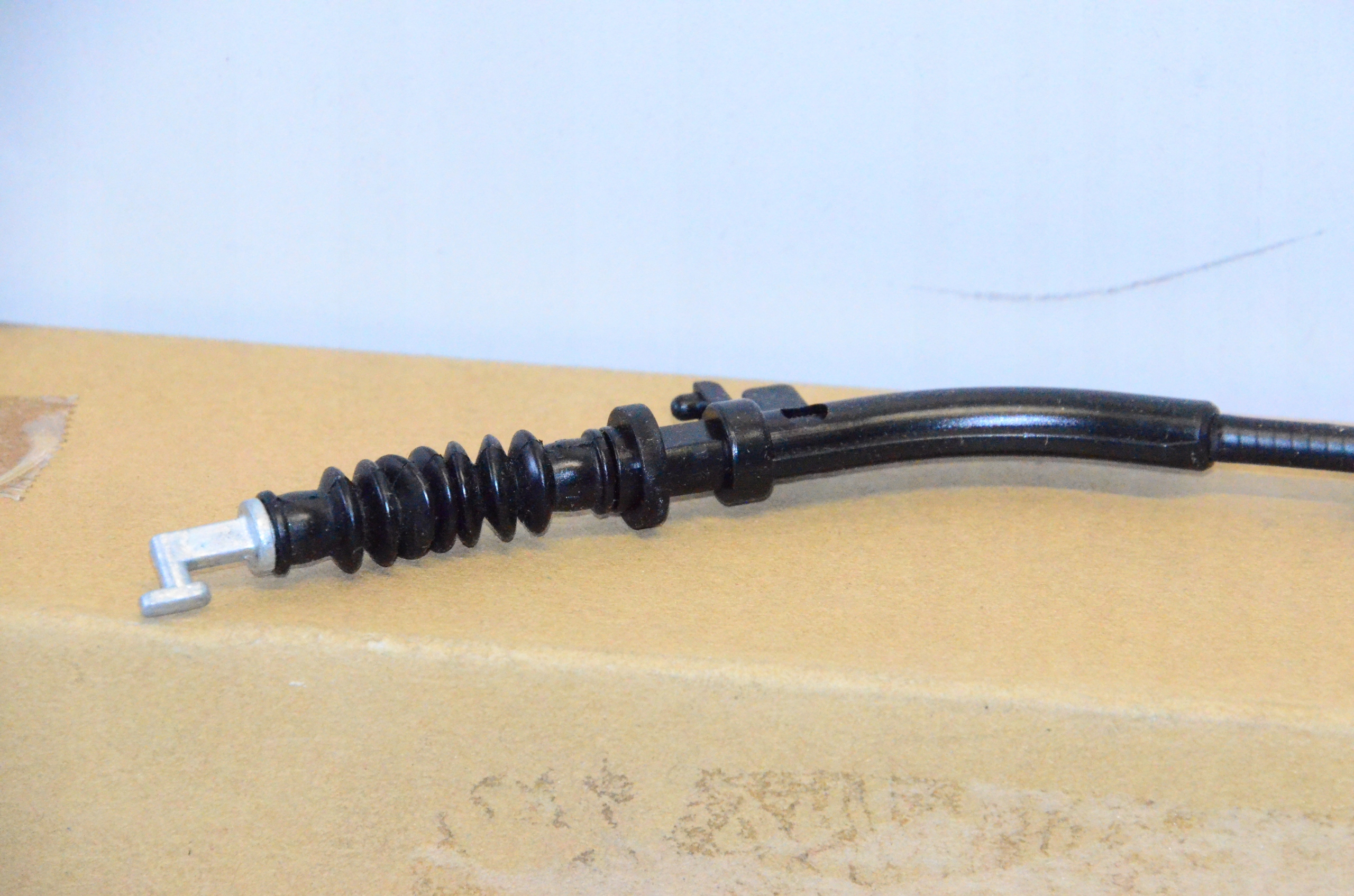 VW JETTA LINKA ZAMKA CIĘGNO 7N0837017 Typ samochodu Samochody osobowe