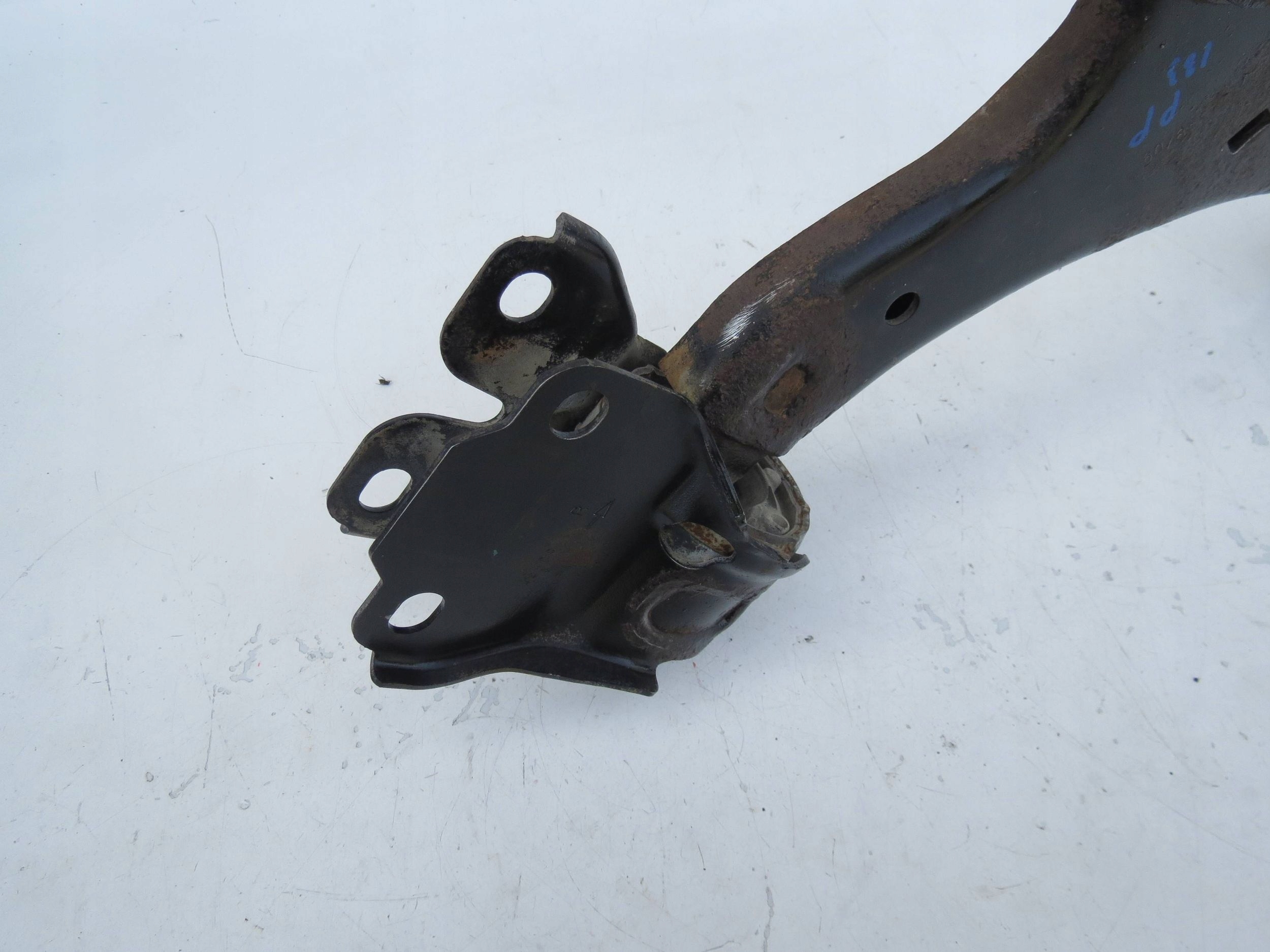 arm right front VOLVO V70 lll 3.2 B R6 243 KM 07-16r