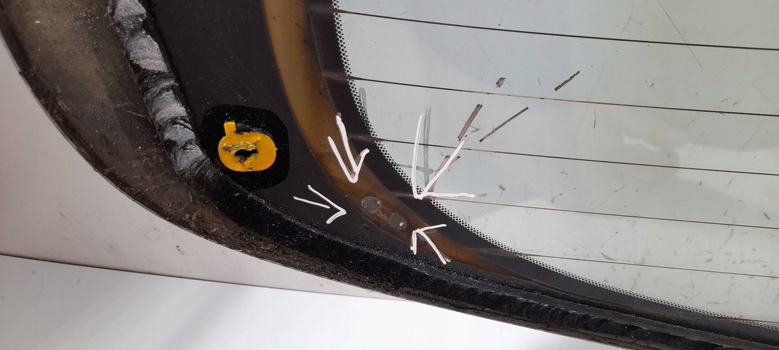 Nissan Pulsar 2015 window bodywork rear (ST70)