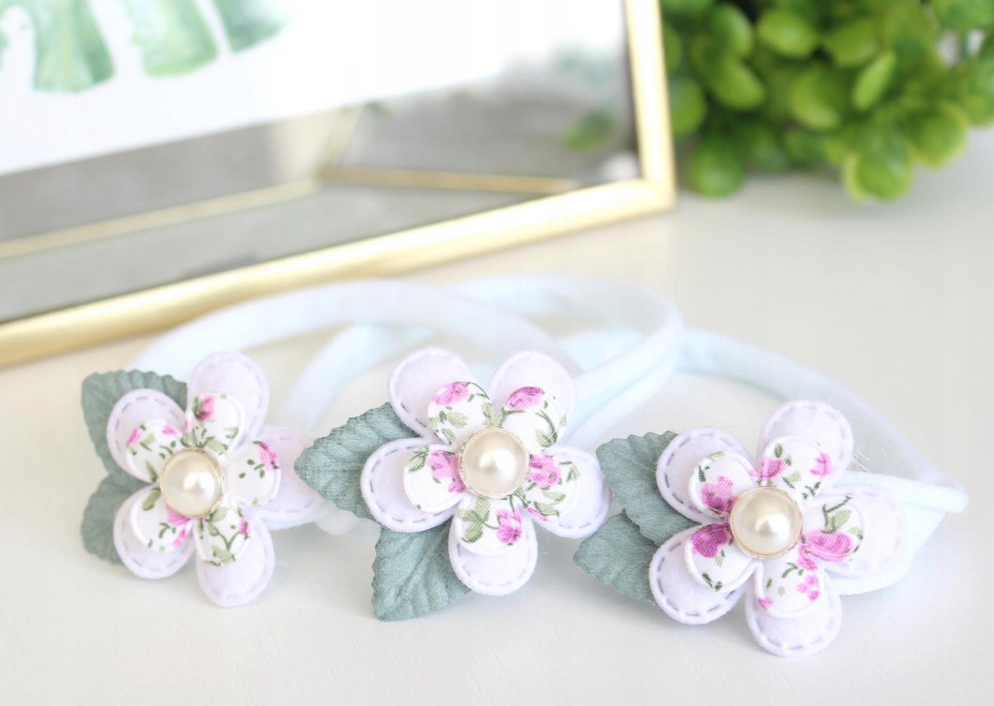 Opaska dla niemowląt do chrztu na roczek styl "newbie" biała