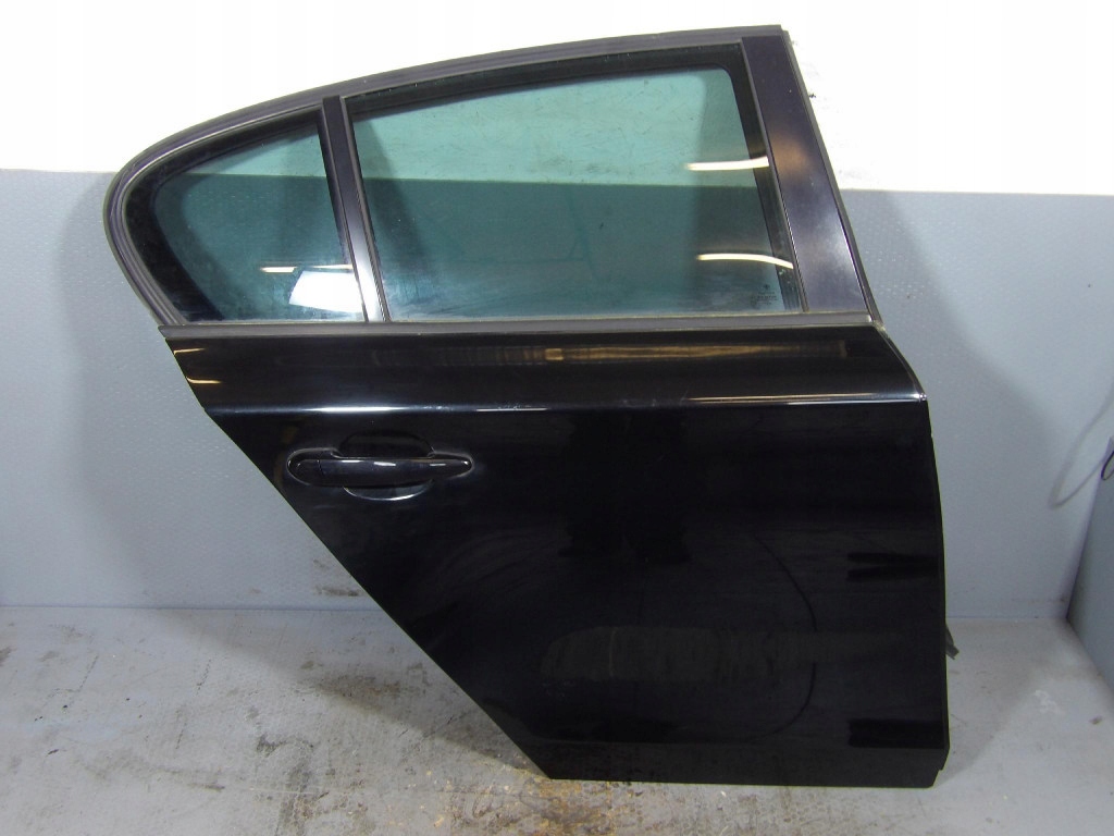 BMW 1 E87 door rear part right 475/9