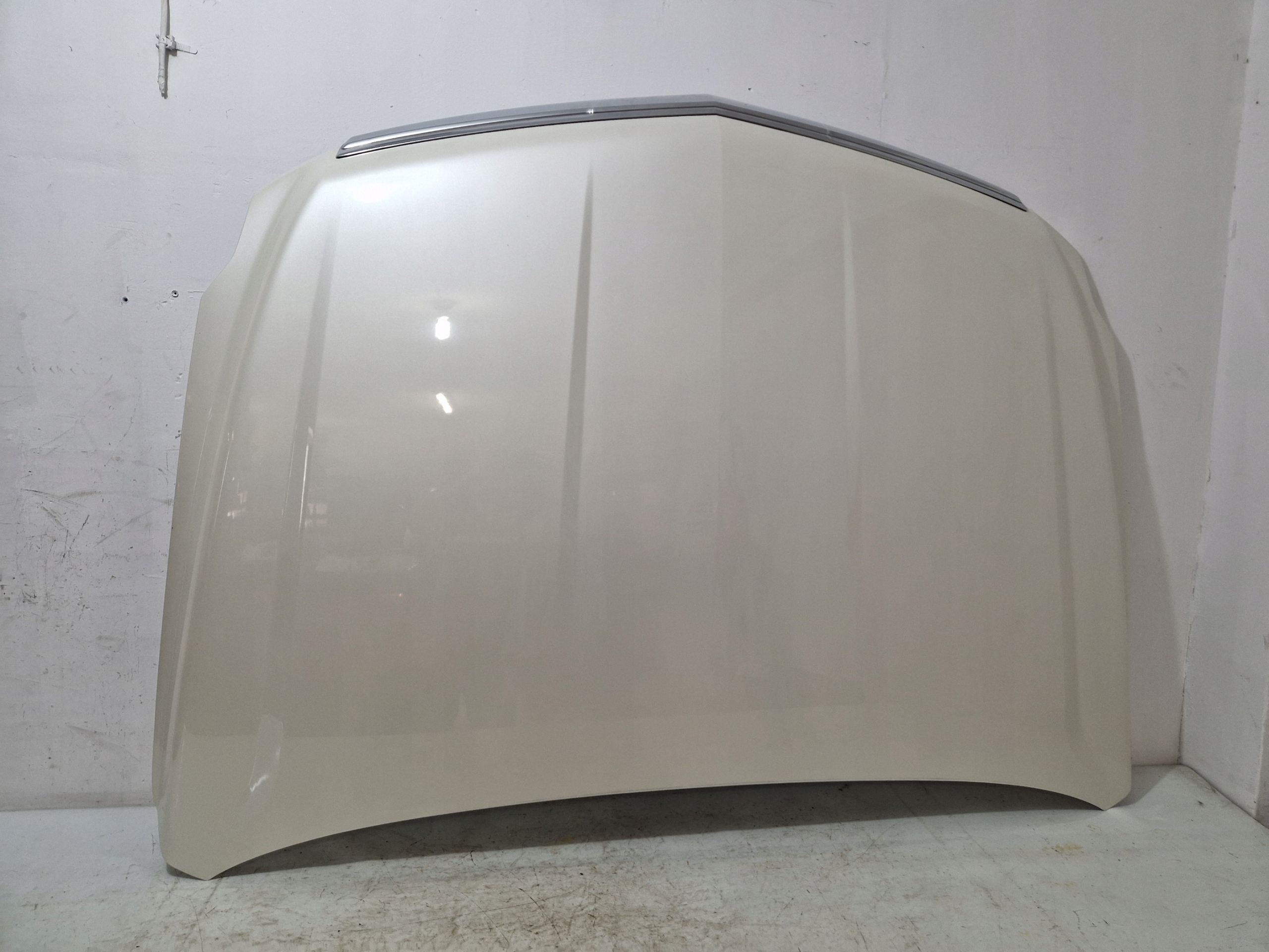 CADILLAC ESCALADE IV 2014 - Capot CHROM BNG
