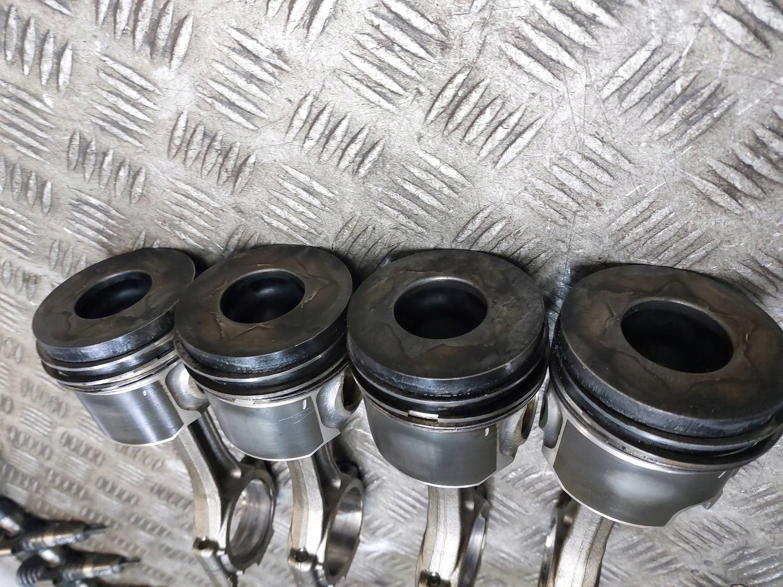 piston + connecting rod VOLKSWAGEN PASSAT B6 2.0 TDI BKP