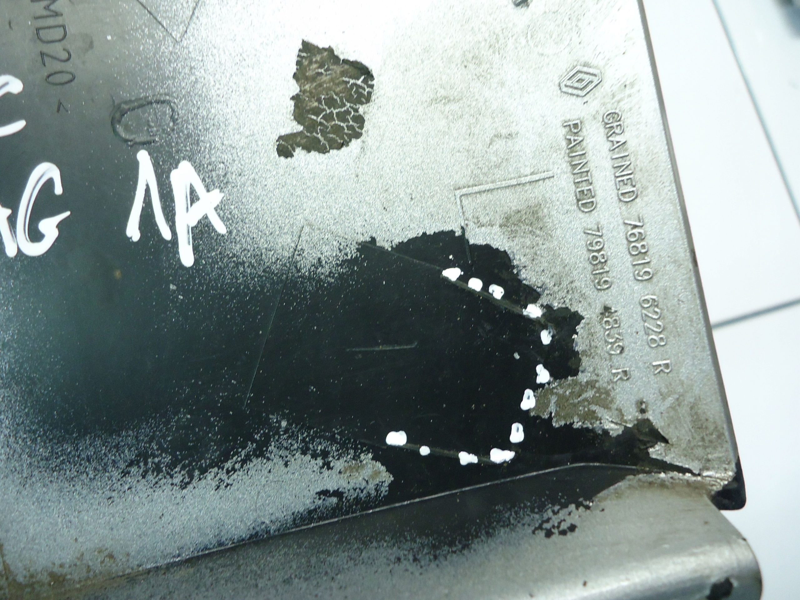 RENAULT TRAFIC III moulding SLUPKA left front 798194839R