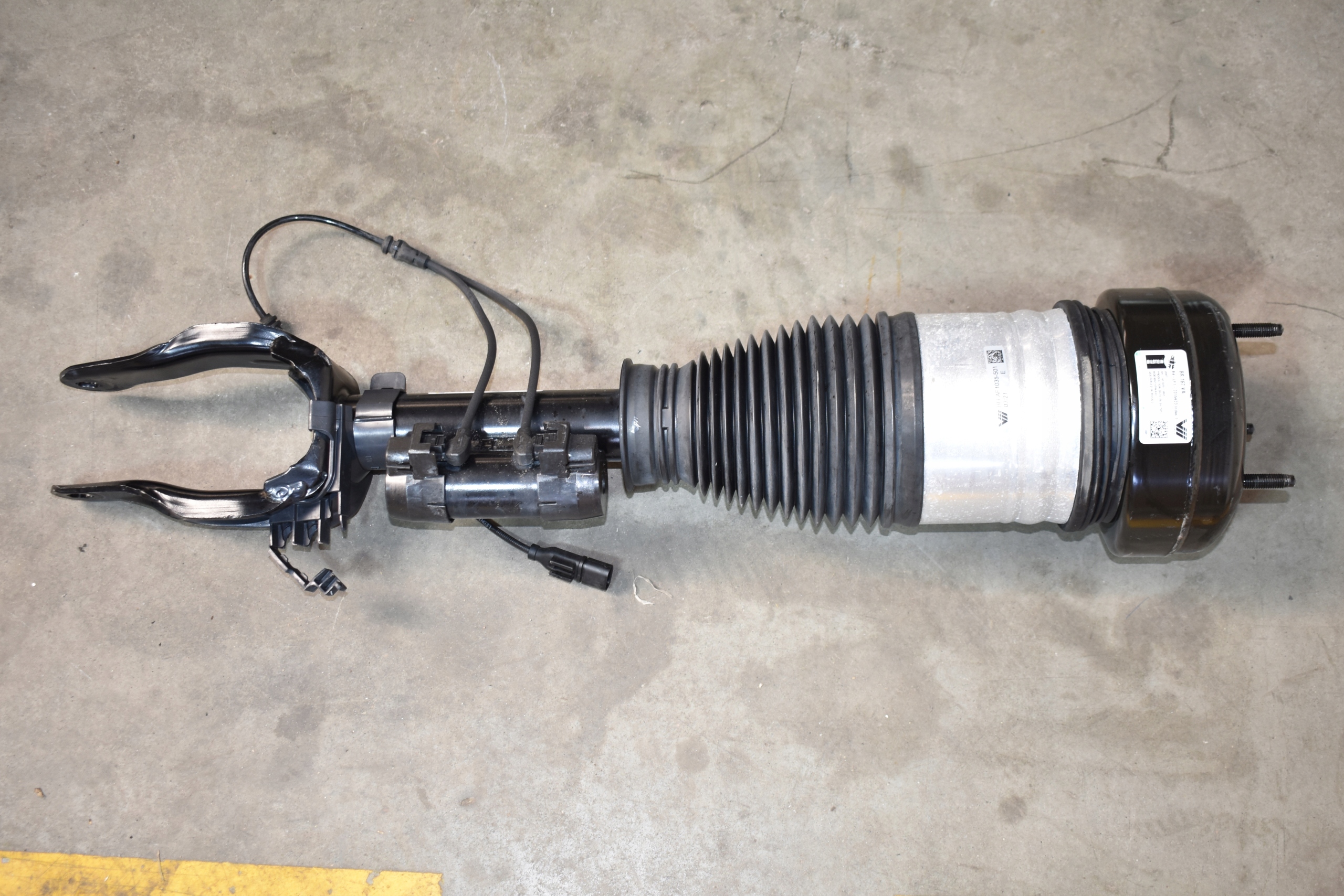 IDEALNY shock absorber front front right MERCEDES GLE W167 1