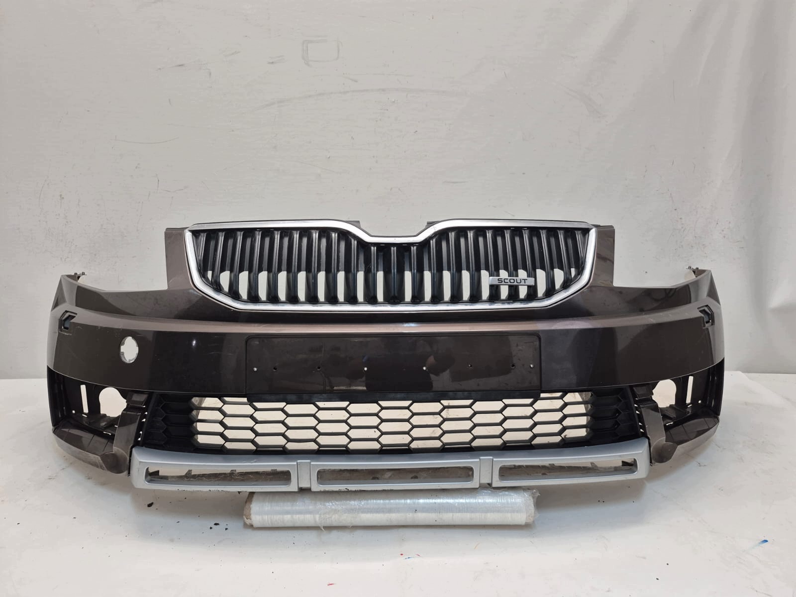 SKODA OCTAVIA III 3 12- SCOUT bumper front front SPR