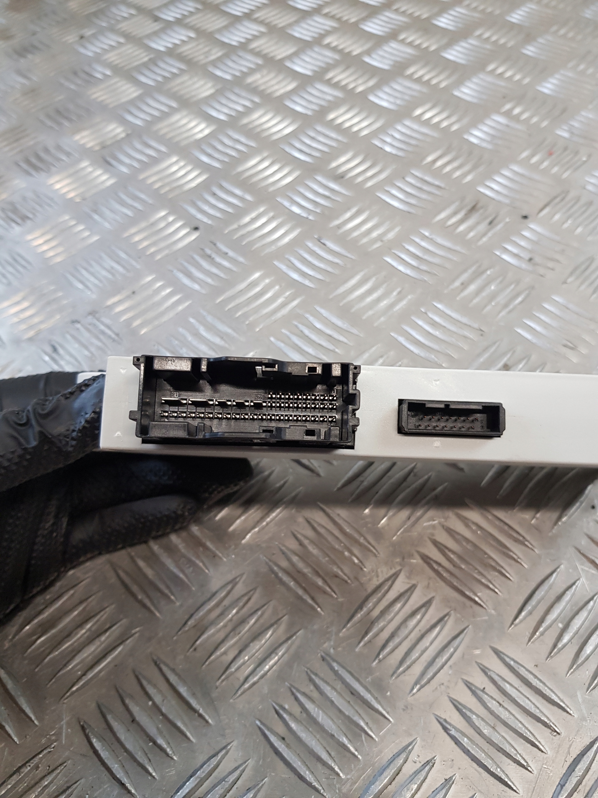 modul Bedienteil CAS 6943756 BMW 1 E87 2.0B 04R- EU