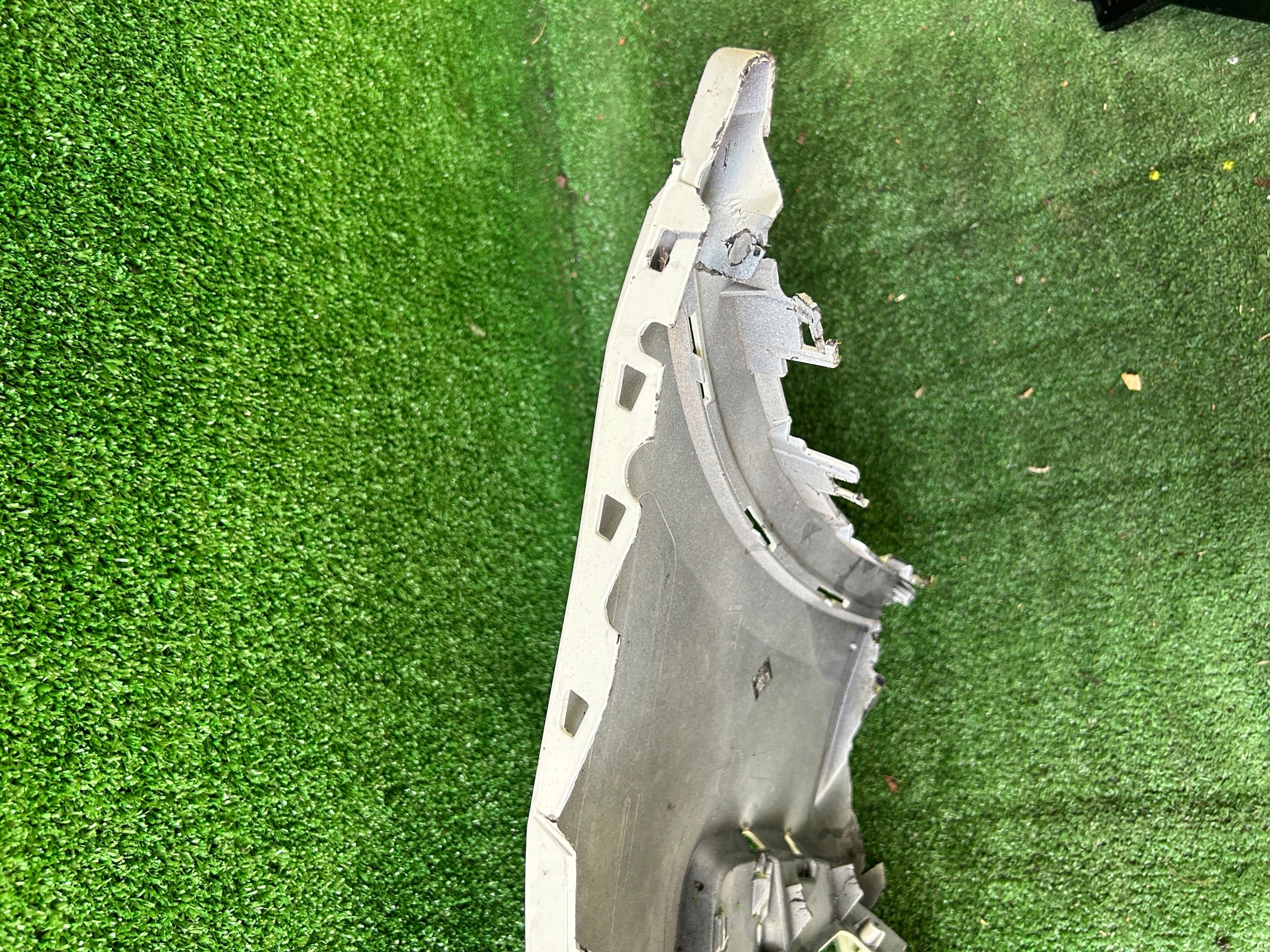 Audi Q3 corner of a bumper front 8U0807438