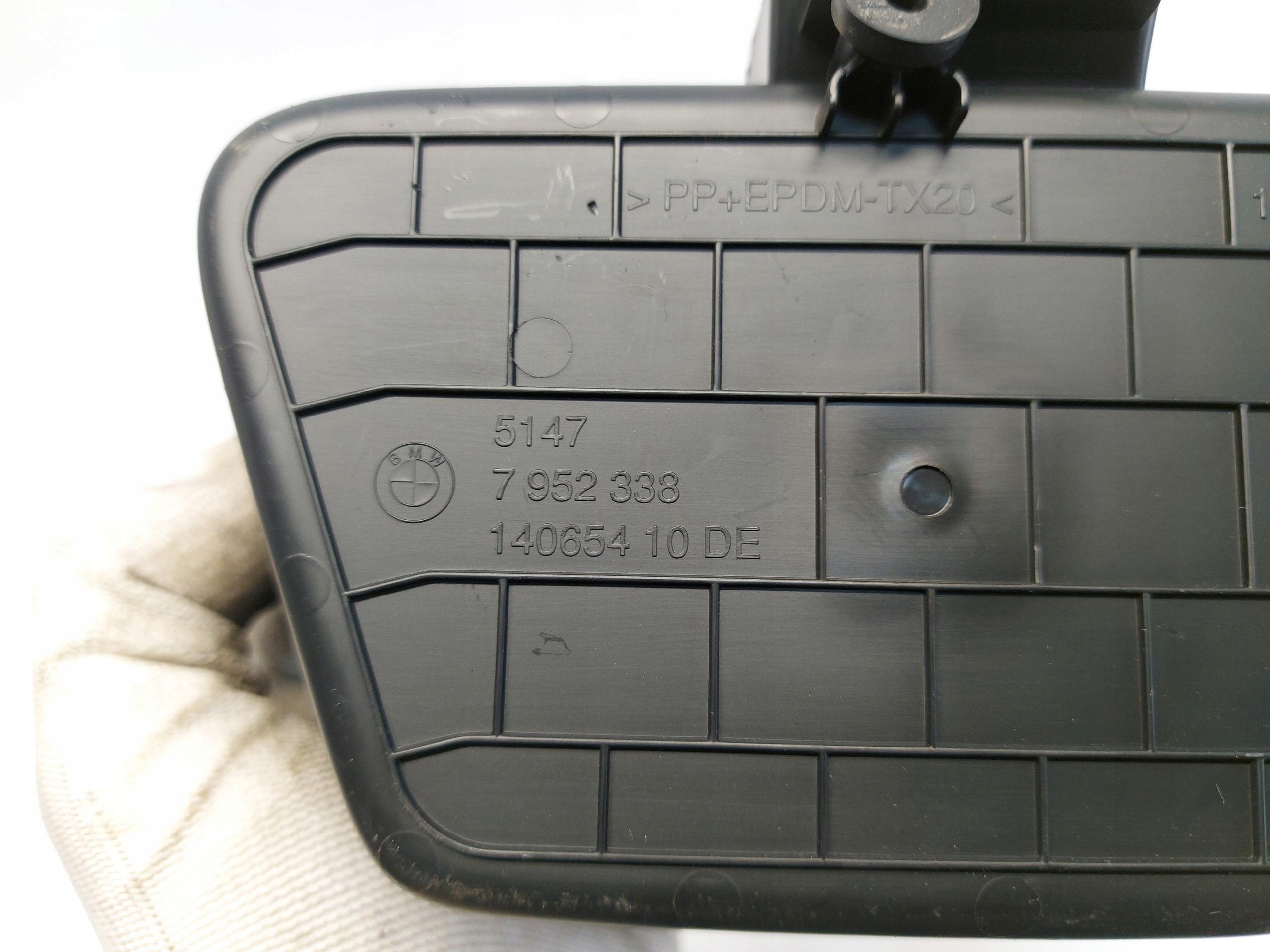 BMW U06 220d passenger compartment sump boot right rear part 7952338
