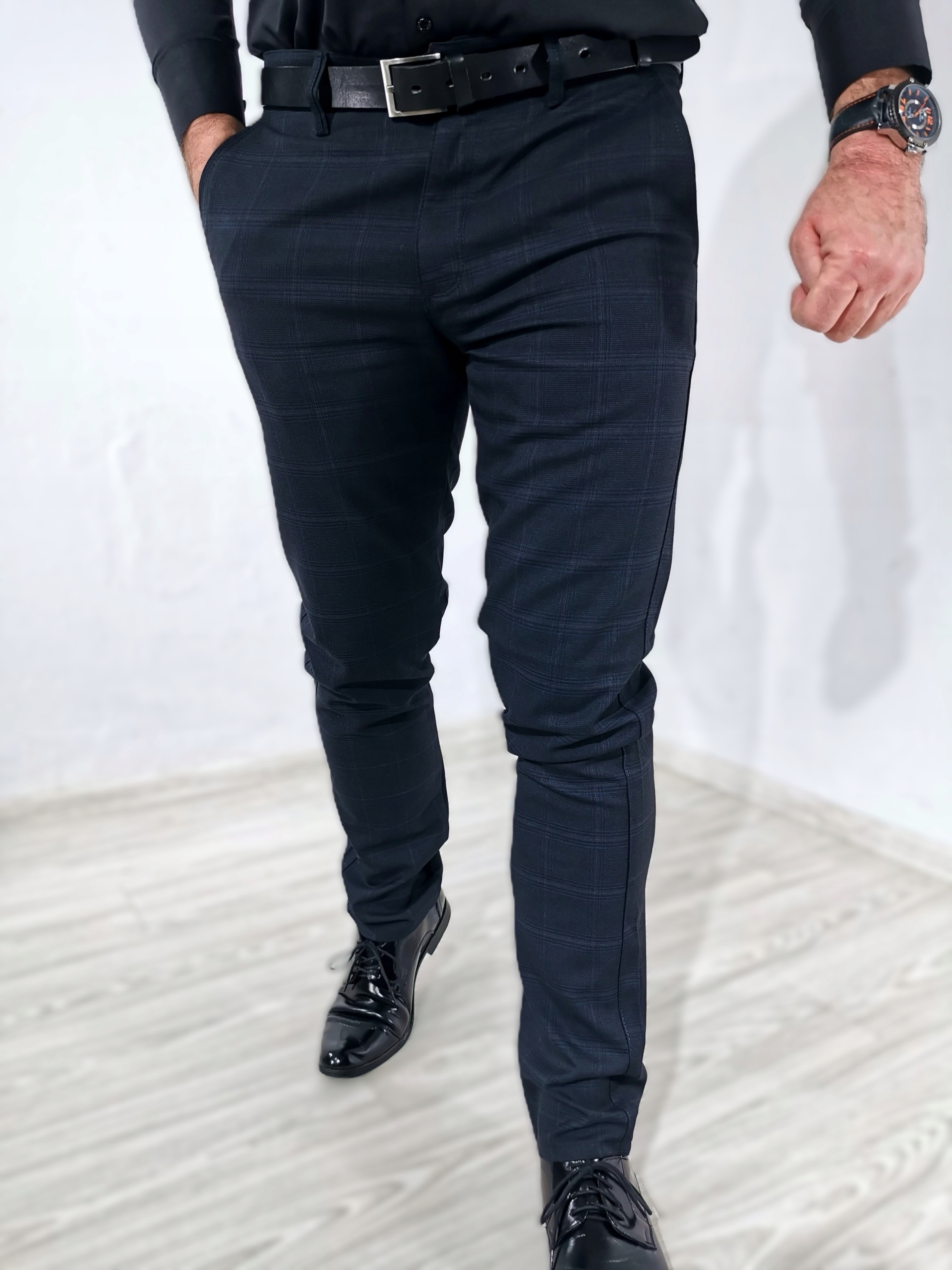 Pánské tmavě modré elegantní kostkované zúžené kalhoty Sd 38