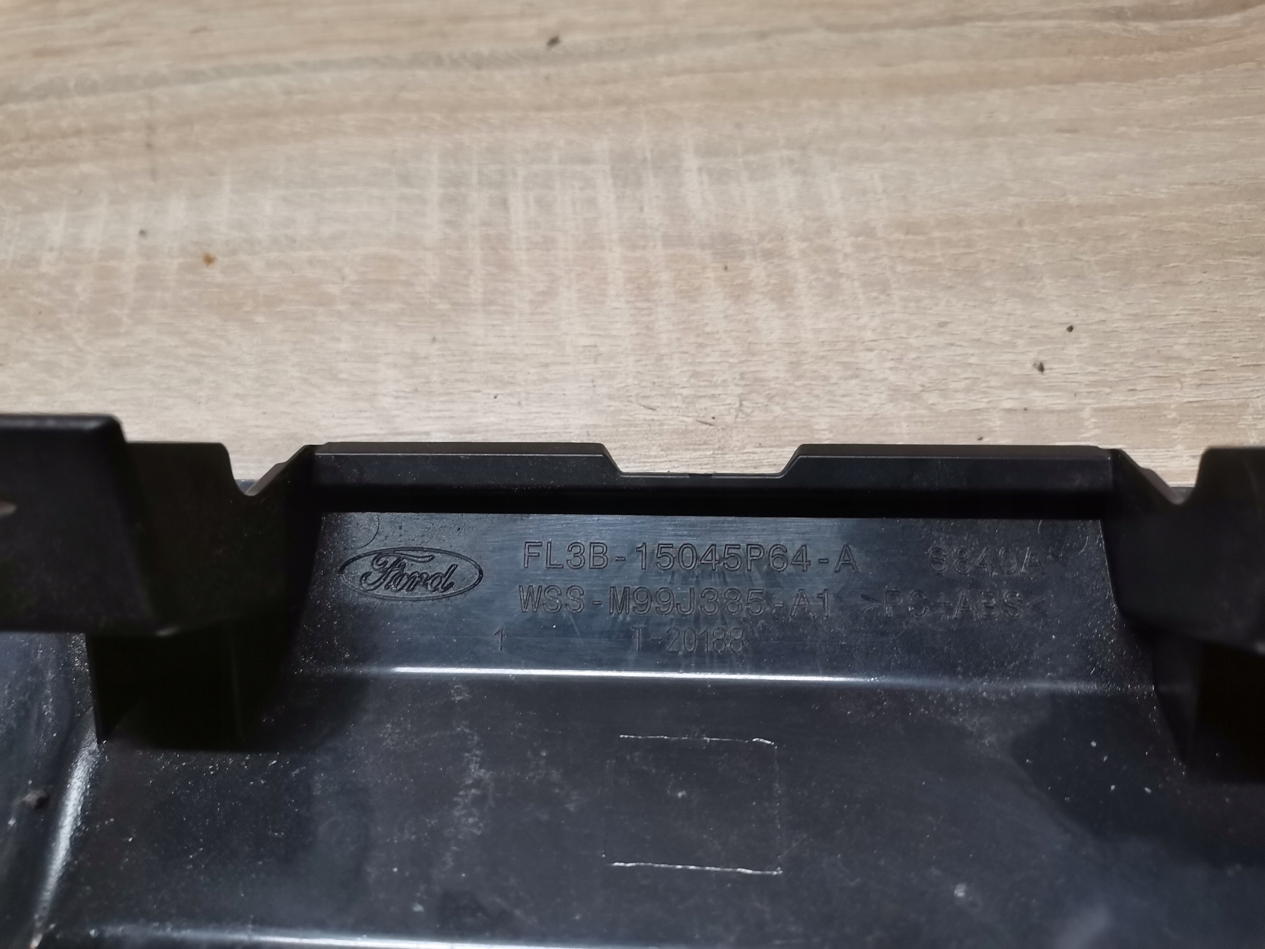 Handschuhfach konsole mitte FORD F-150 2015- FL3B-15045P64-A