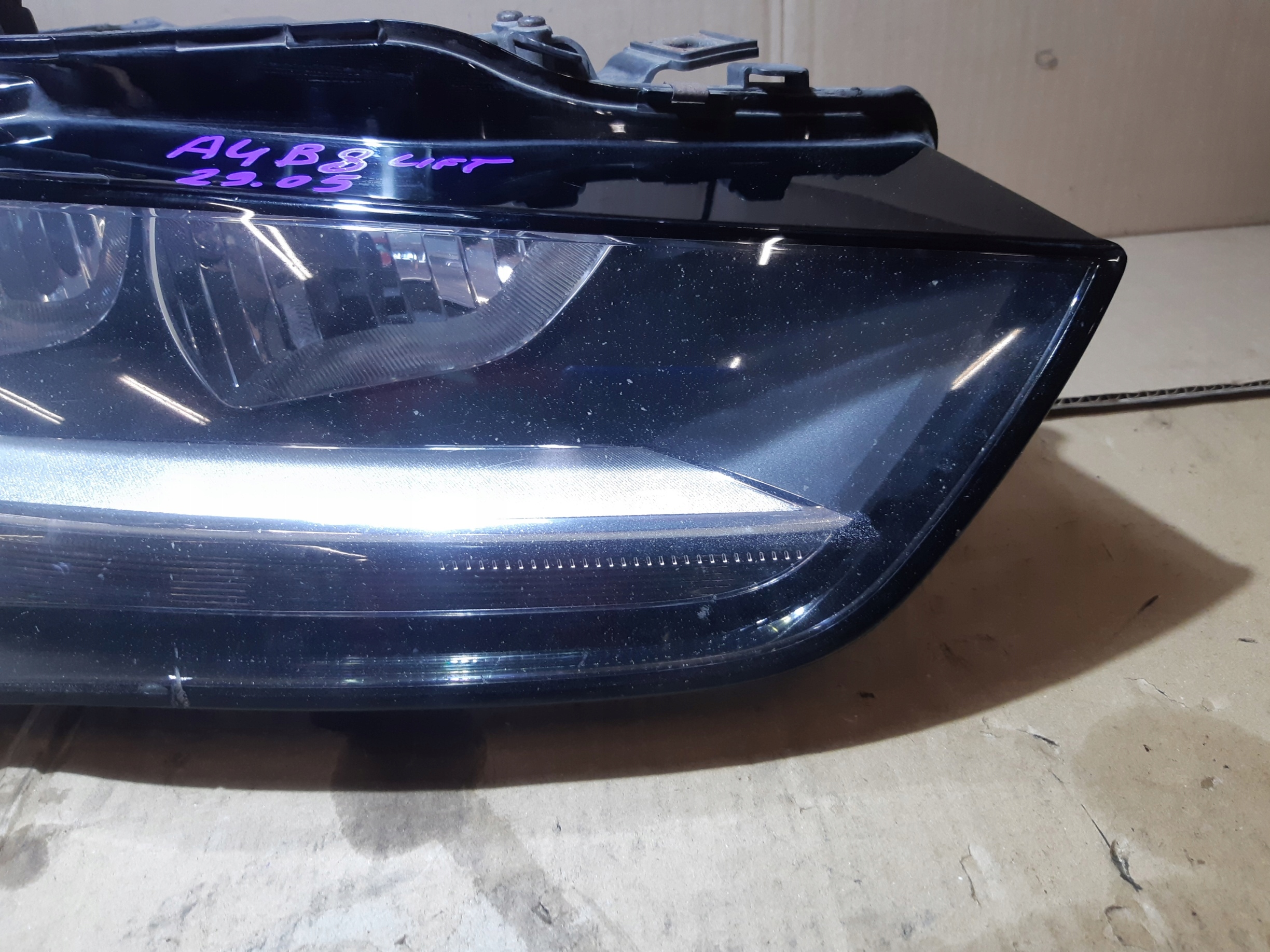 AUDI A4 B8 LIFT light right front right front 8K0941004AC