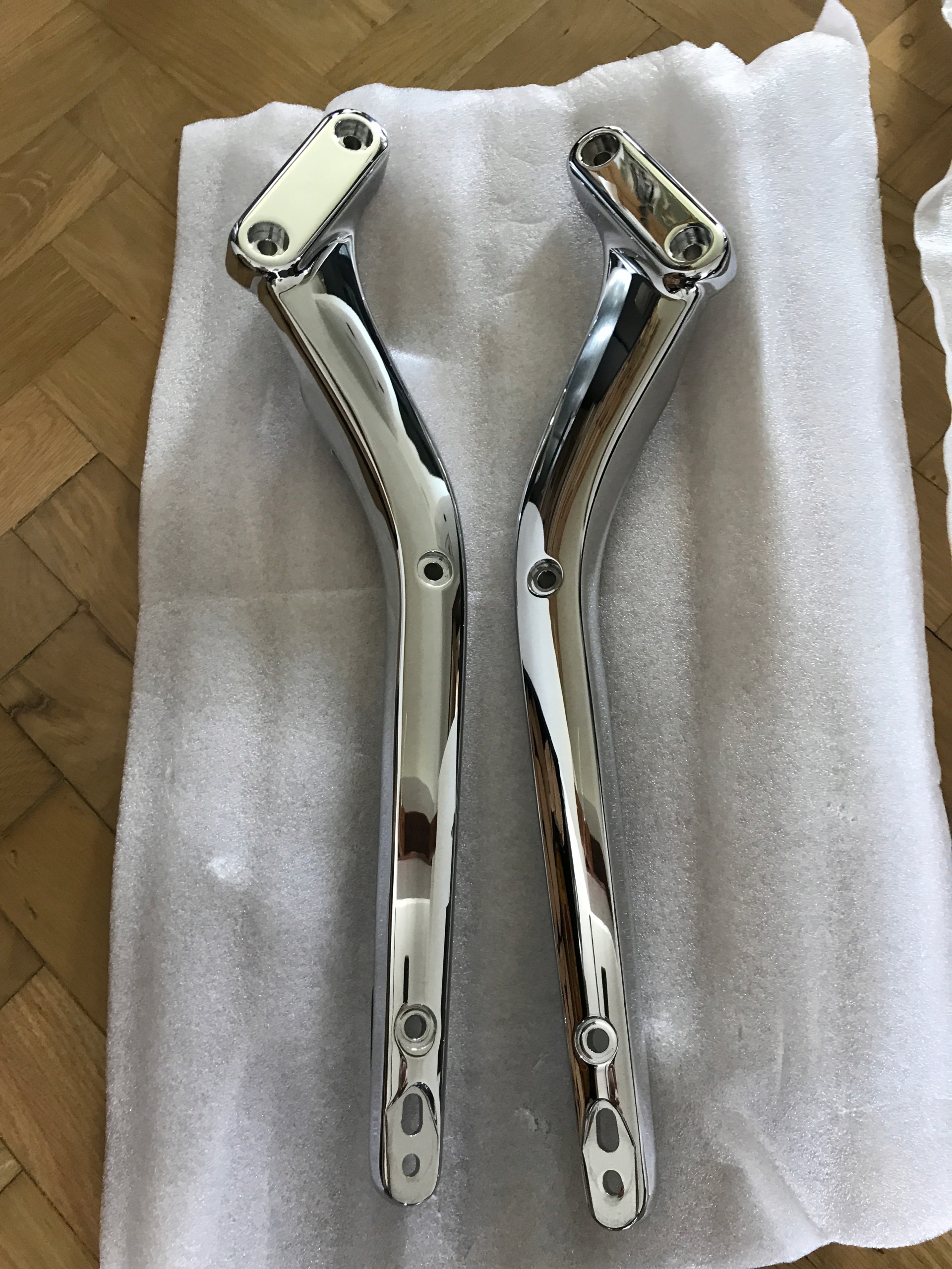 КРОНШТЕЙН ДЛЯ КРИЛА HARLEY BREAKOUT FXSB 2017