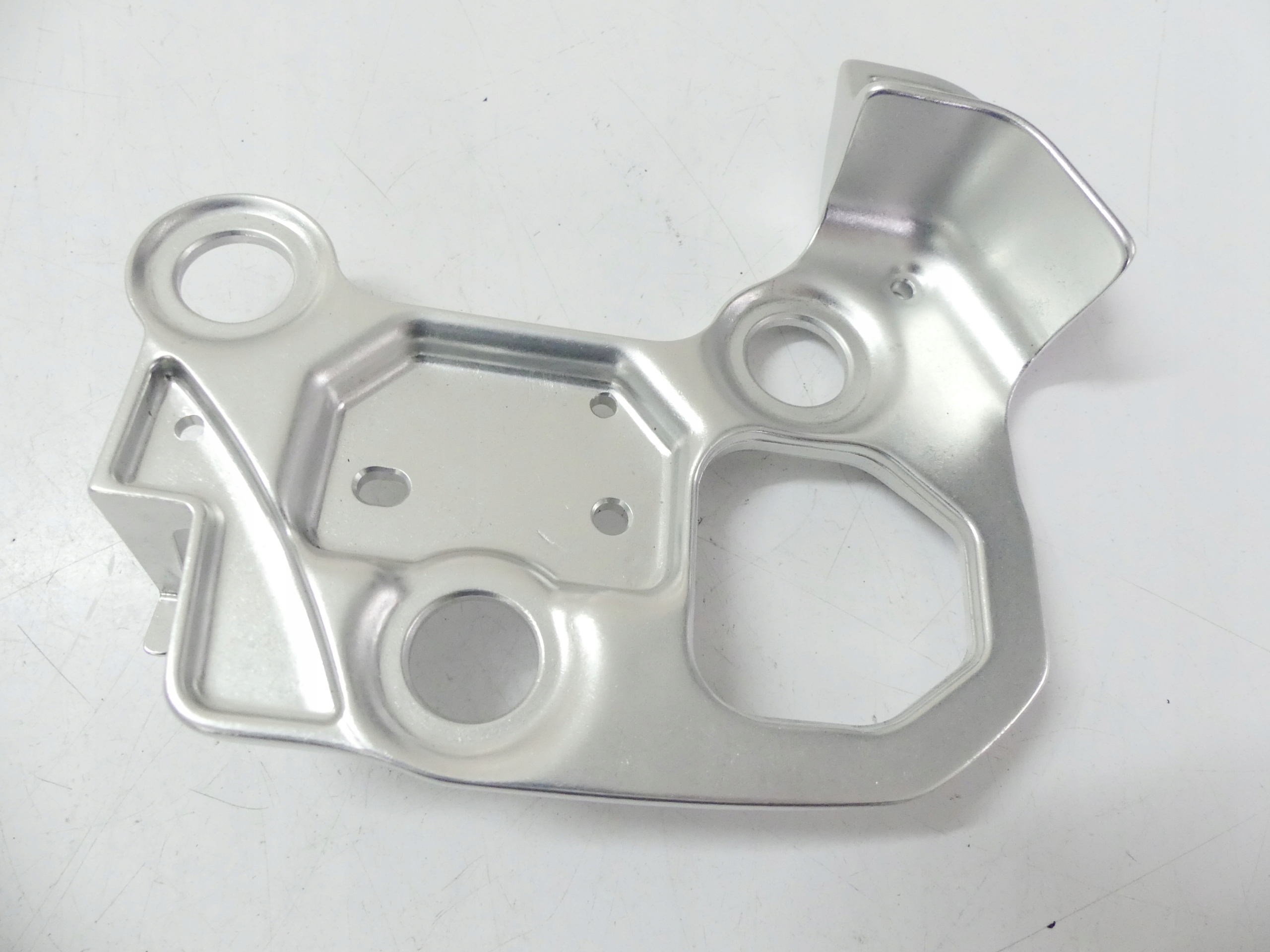 2702890 - FRAME COUNTER TRIUMPH STREET TRIPLE RS 17+