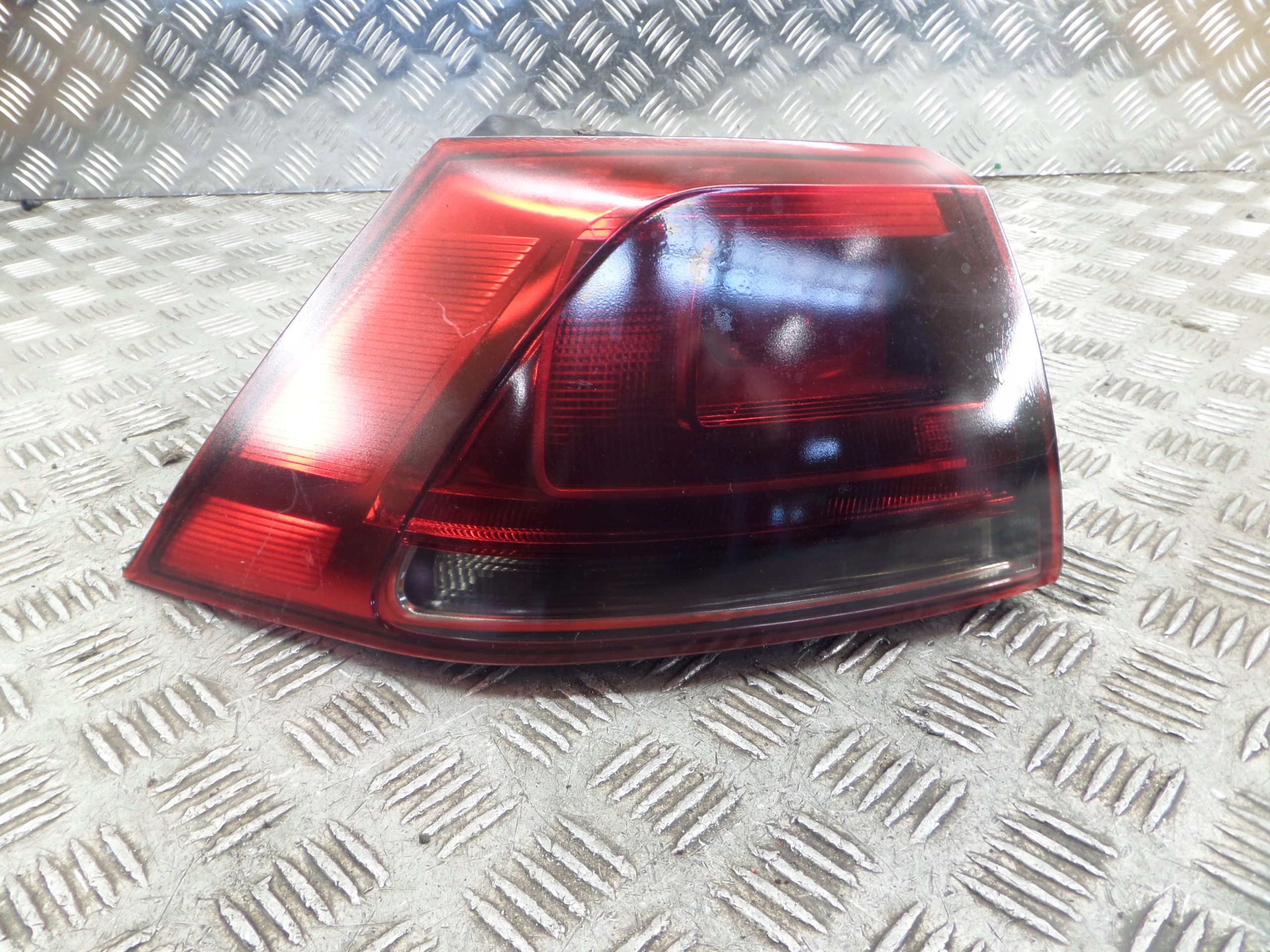 VW GOLF 7 VII 5G0945095M light rear left rear part