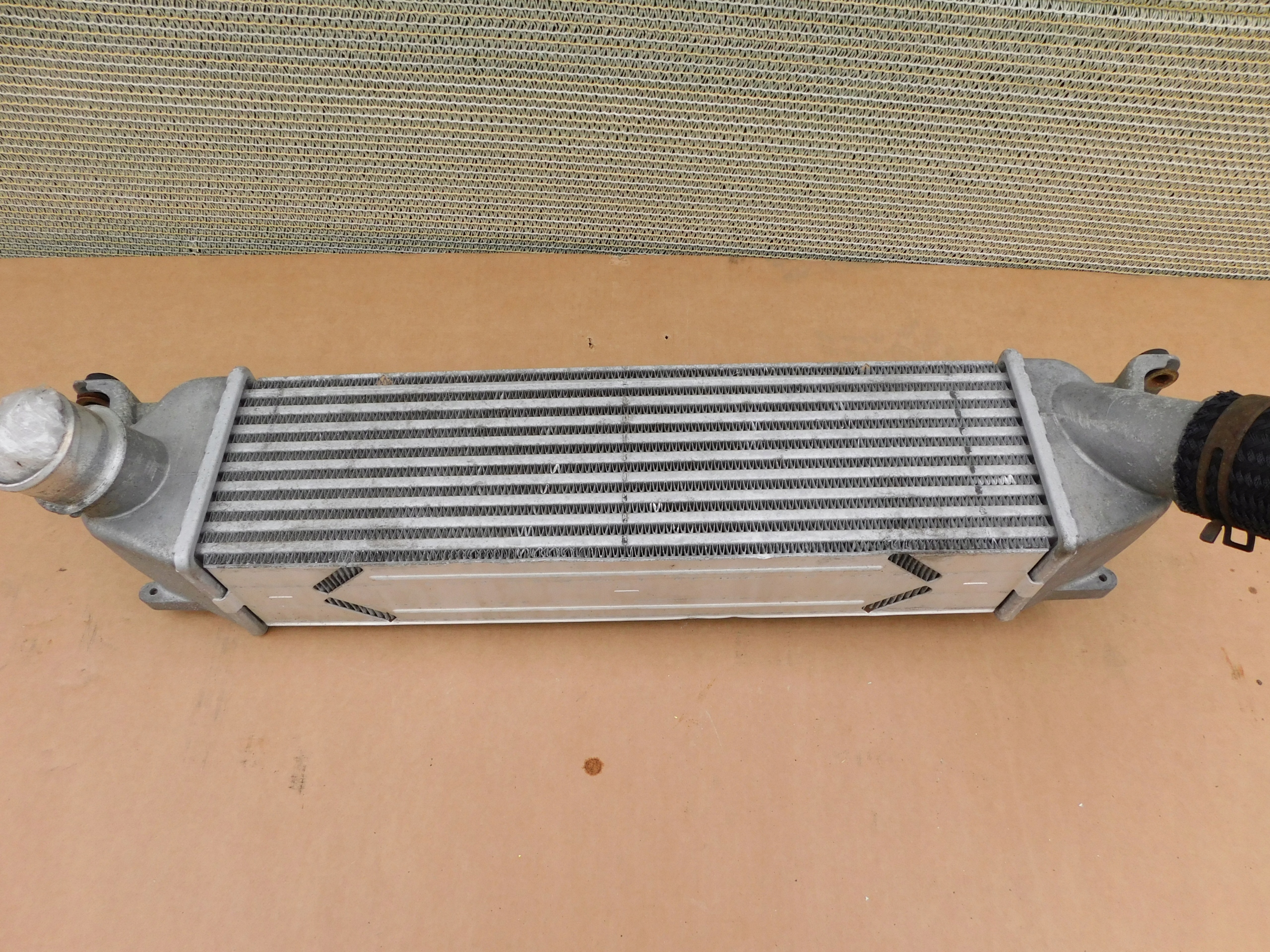 Hyundai H1 II Starex 2.5 CRDI Intercooler Kühler luft Original
