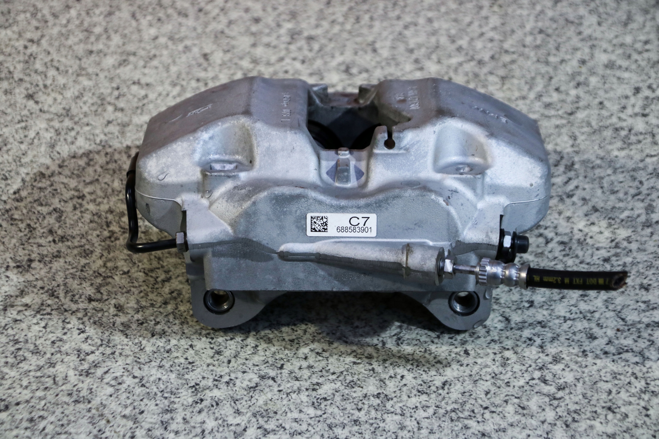 BMW G30 G31 caliper brake left front 6885839 42/30/348 5929 km !!!