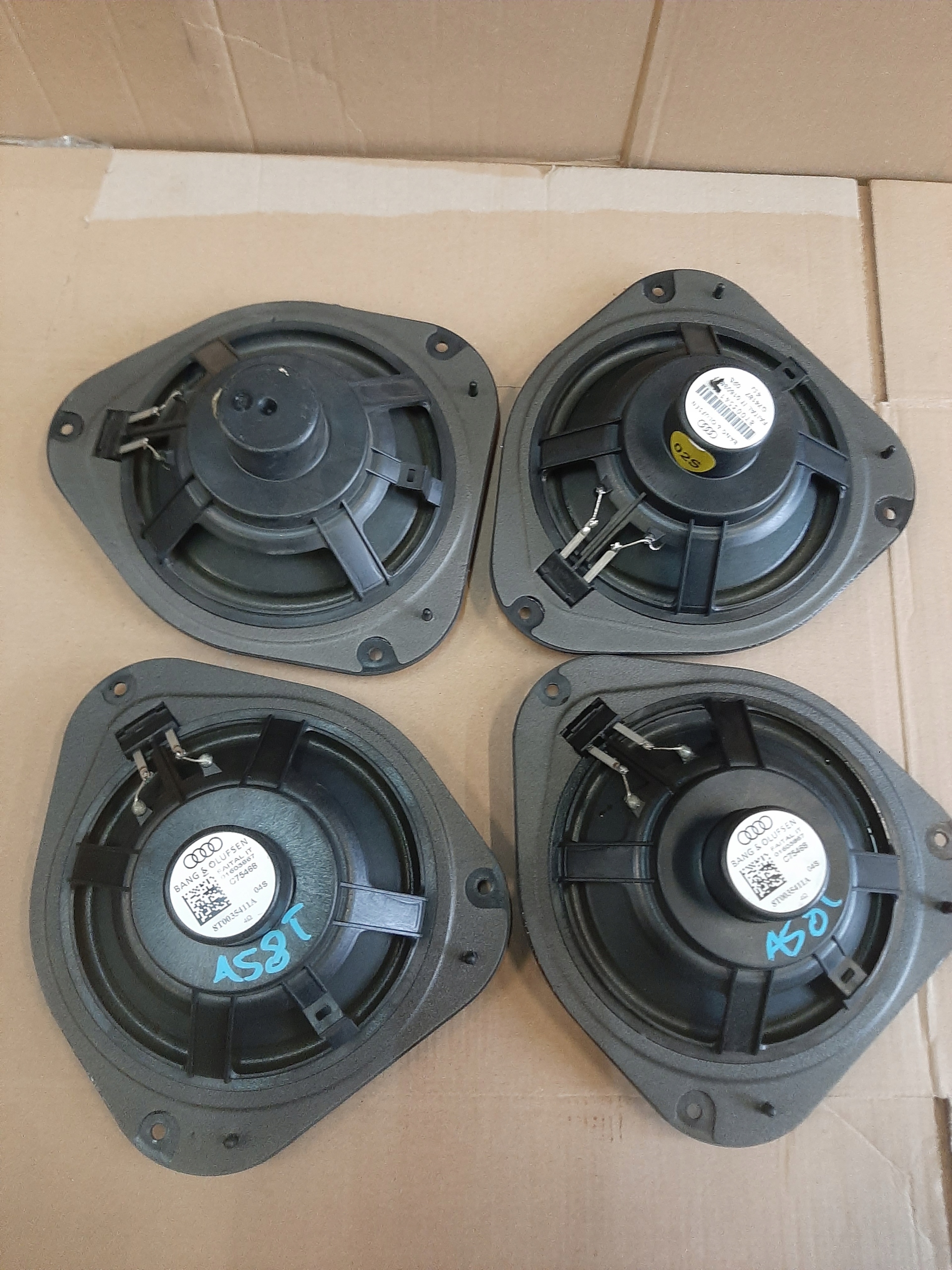 AUDI A5 8T speaker bang OLUFSEN rear part 8T0035411A
