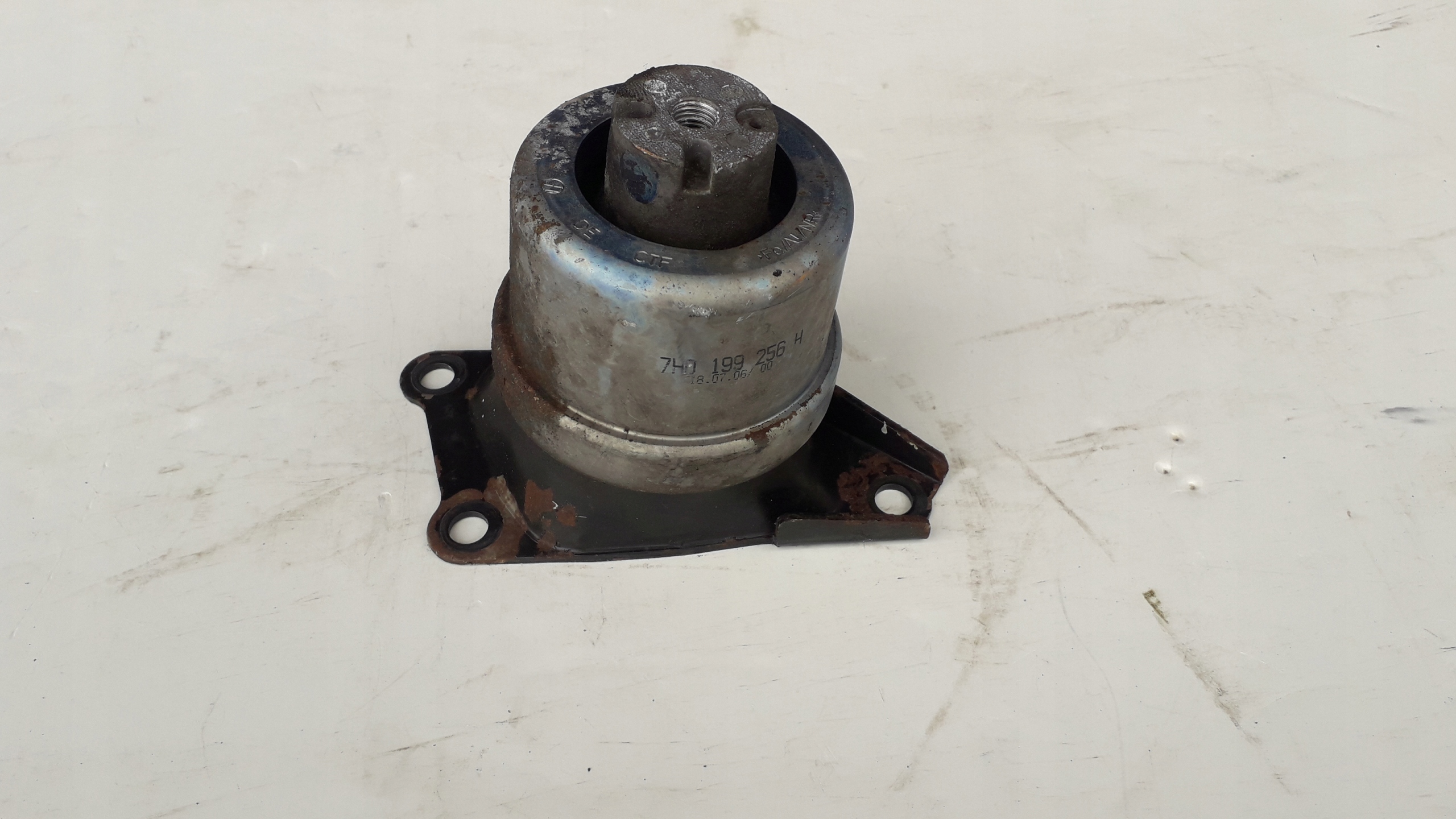 T5 2.5TDI engine mount 7H0199256H