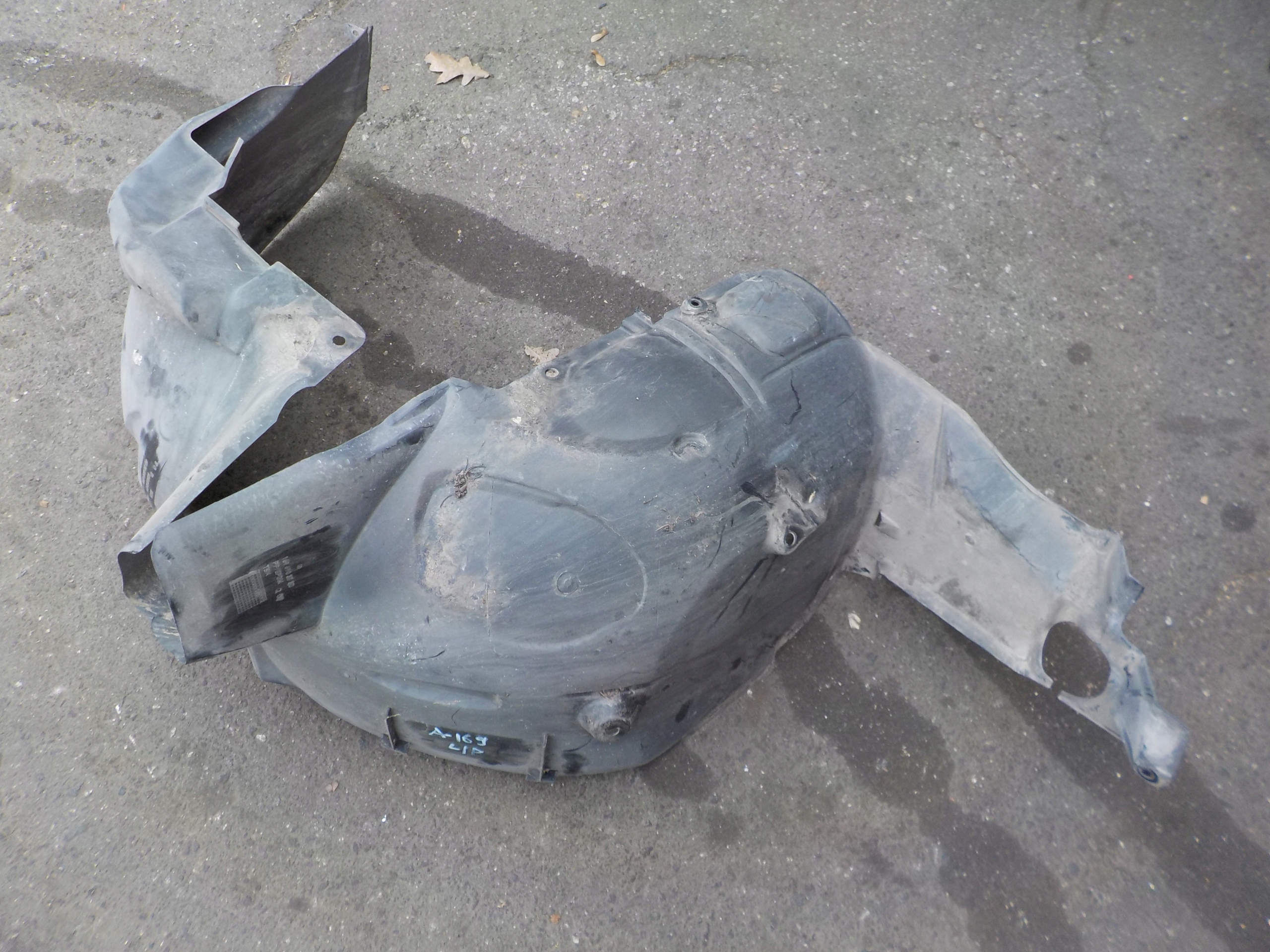 mudguard left front mercedes w169 1696903330 1696903730