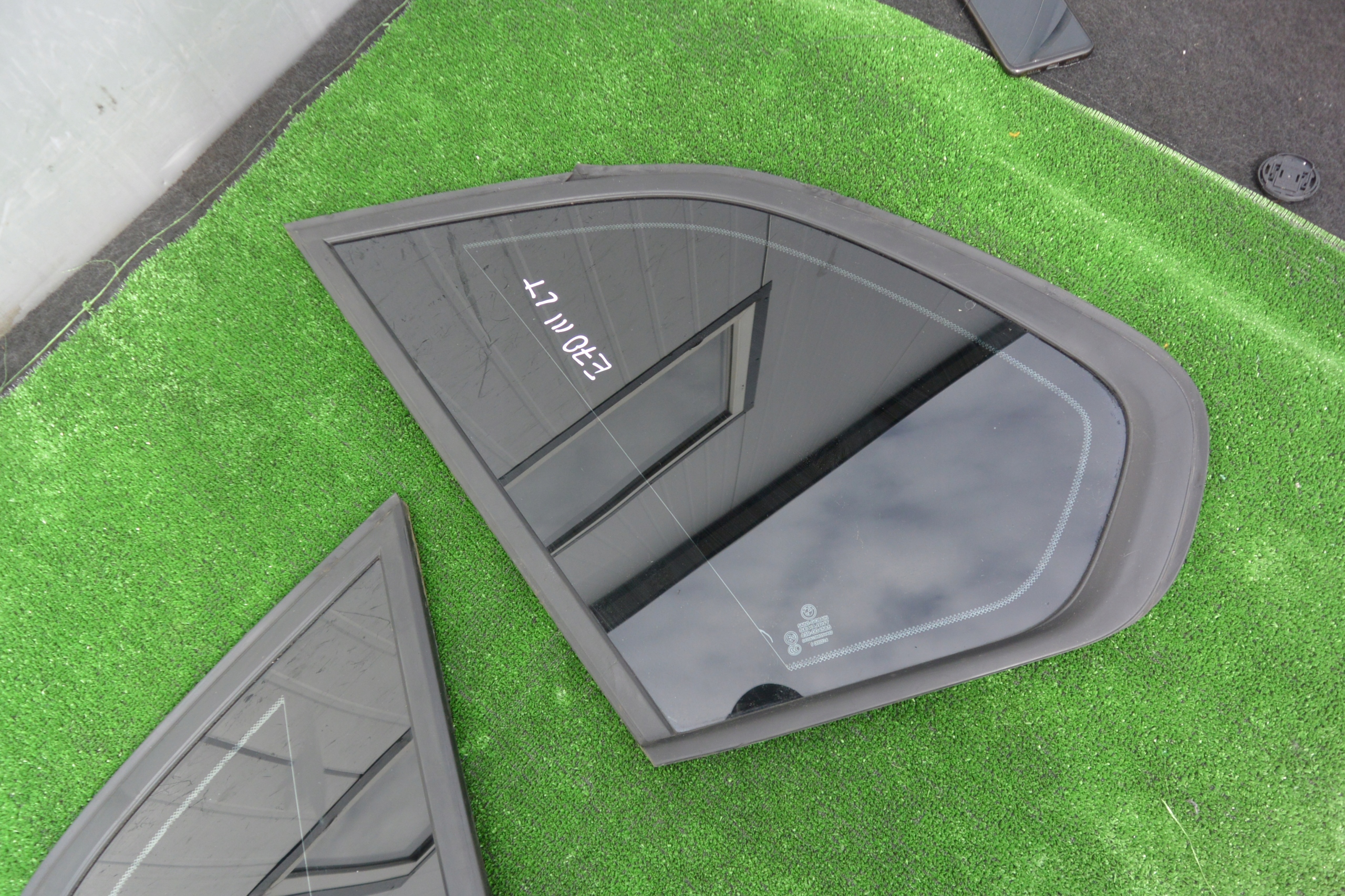 SZYBA BOCZNA KAROSERYJNA BMW X5 E70 LEWA PRAWA TYŁ Producent części BMW OE