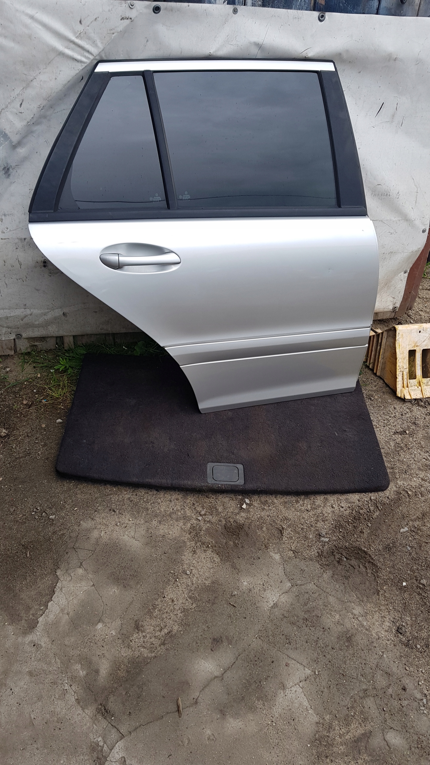 MERCEDES W203 Tür rechts heck KOMBI 744
