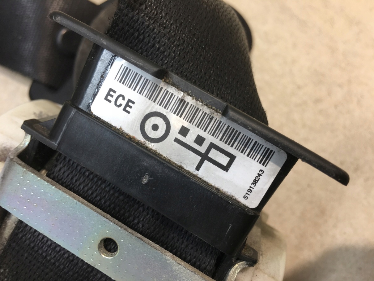 tension belt safety left front BMW 3 E92 9138243