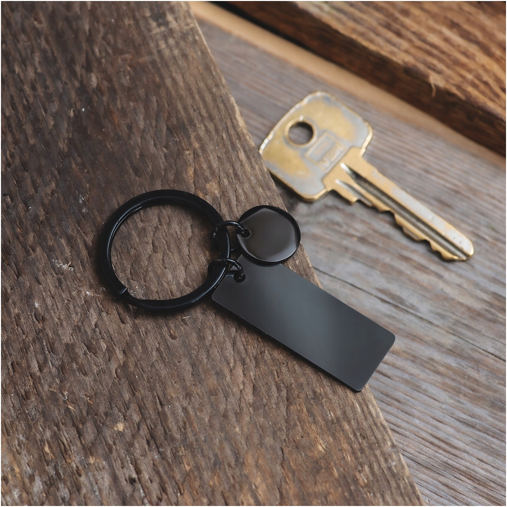 Brelok do kluczy Z GRAWEREM CZARNY PODŁUŻNY TWOJA PIOSENKA prezent STAL Kolekcja MUSIC