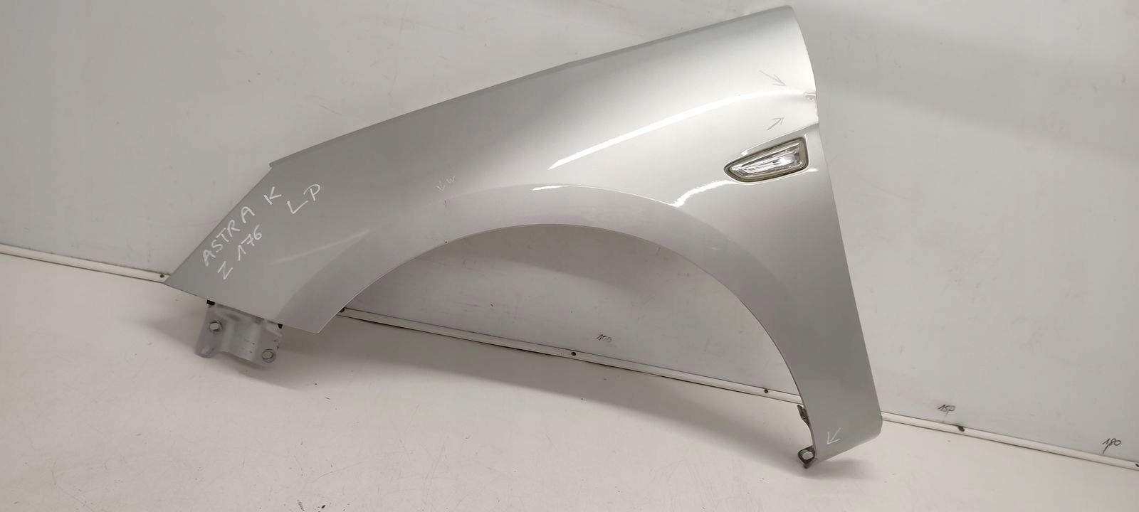 fender left front front Opel Astra K Z176