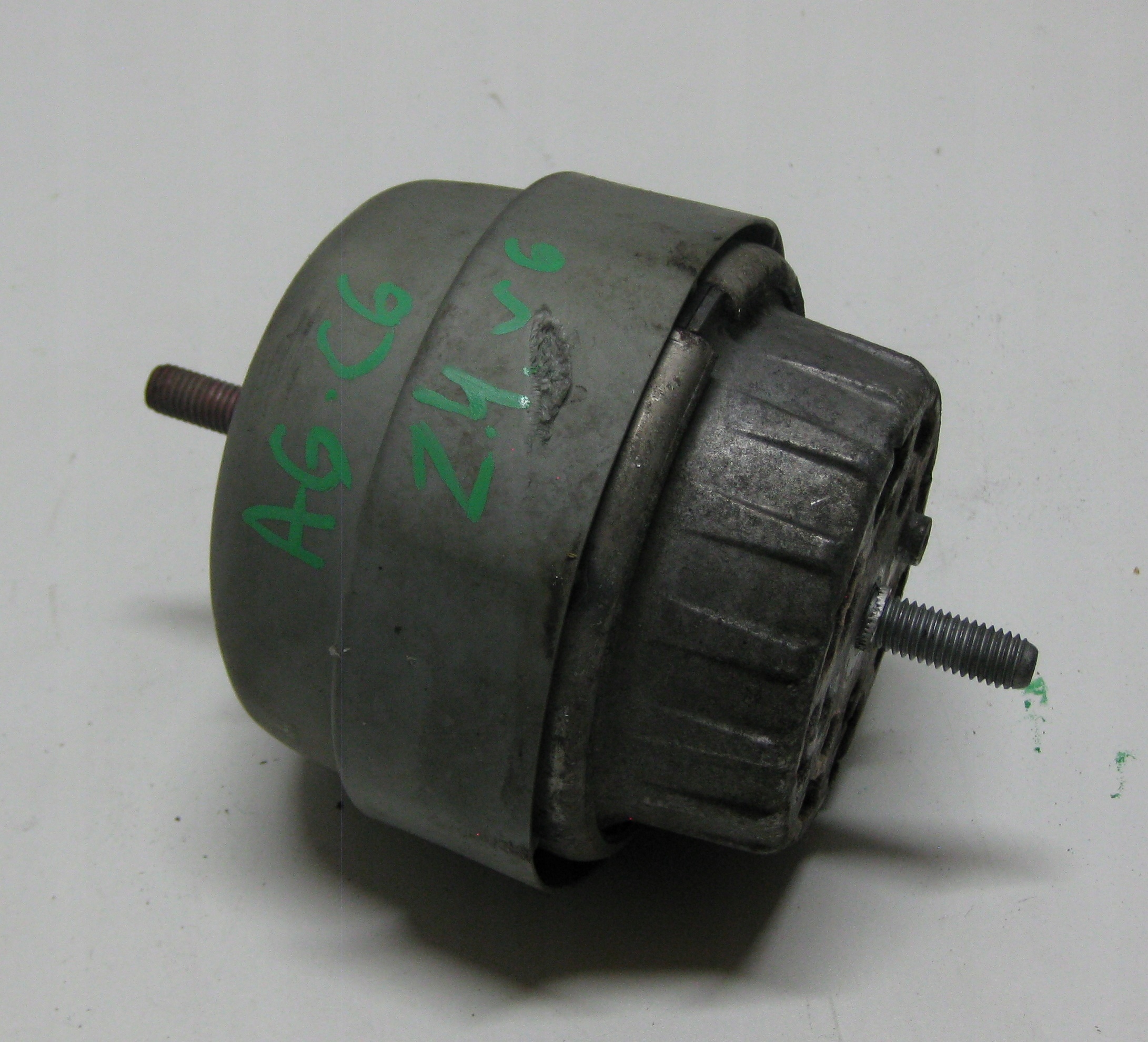 AUDI A6 C6 2.4 6V 05R engine mount 4F0199382
