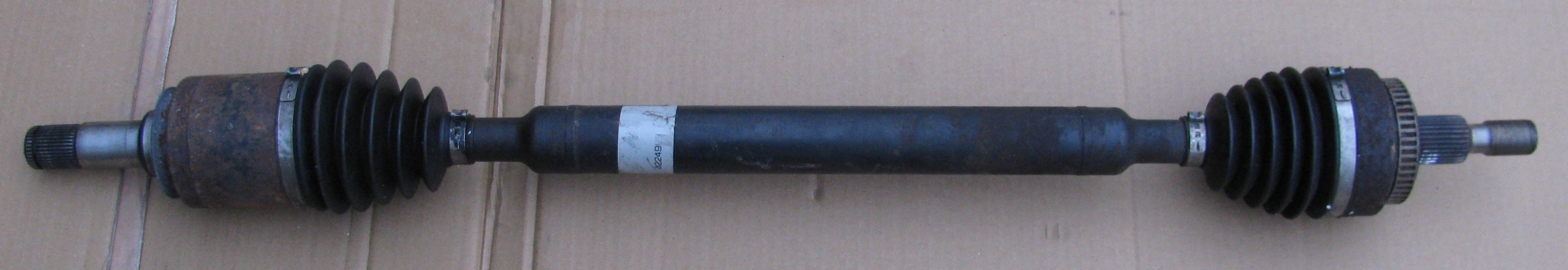 A1633300201 - ML W163 піввісь передній передній правий