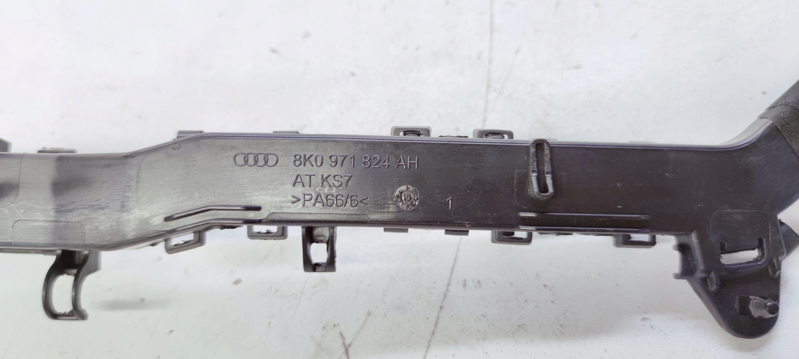 HALTER WIAZKI EINSPRITZDÜSE AUDI A4 A5 8K0971824AH