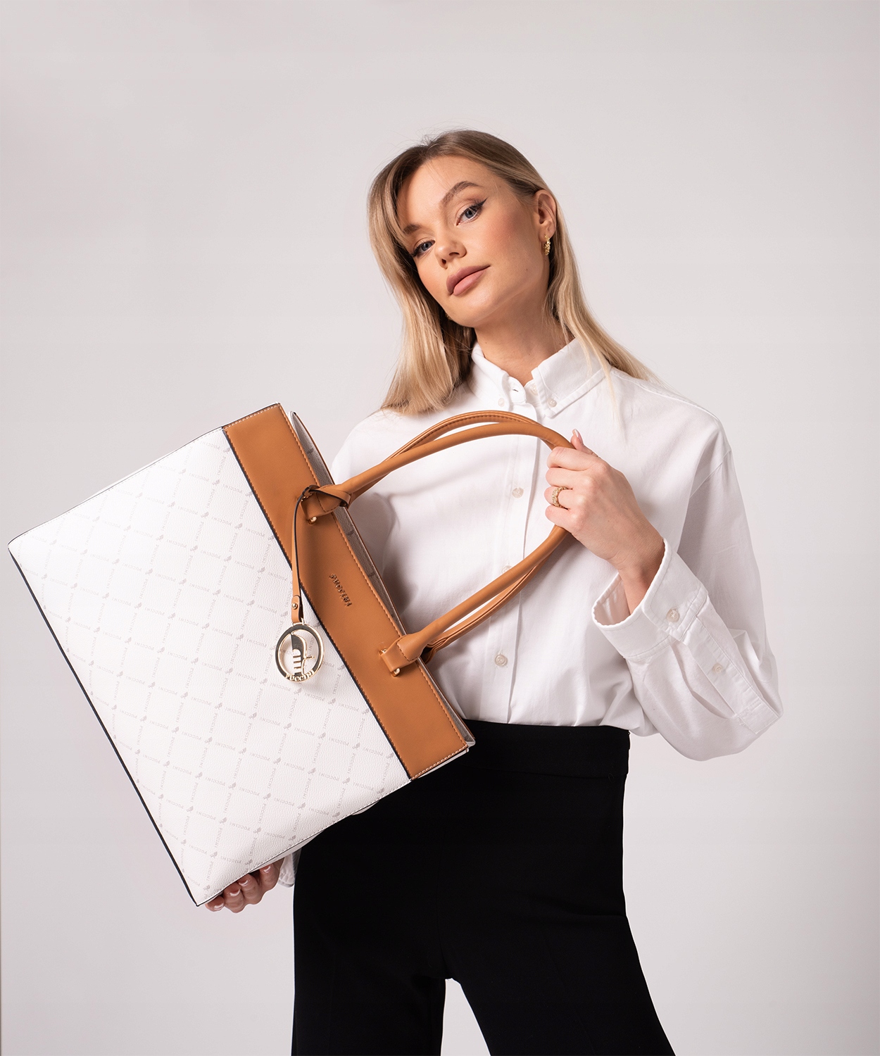 Duża Torebka Damska Shopper Na Ramię Logowana PUCCINI Biała BLXP0040D-0 Model BLXP0040D-0