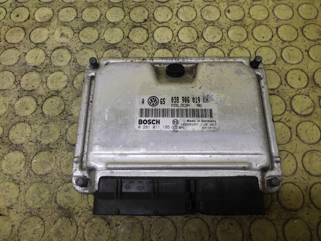 VW PASSAT B5 control unit of the engine 0281011195
