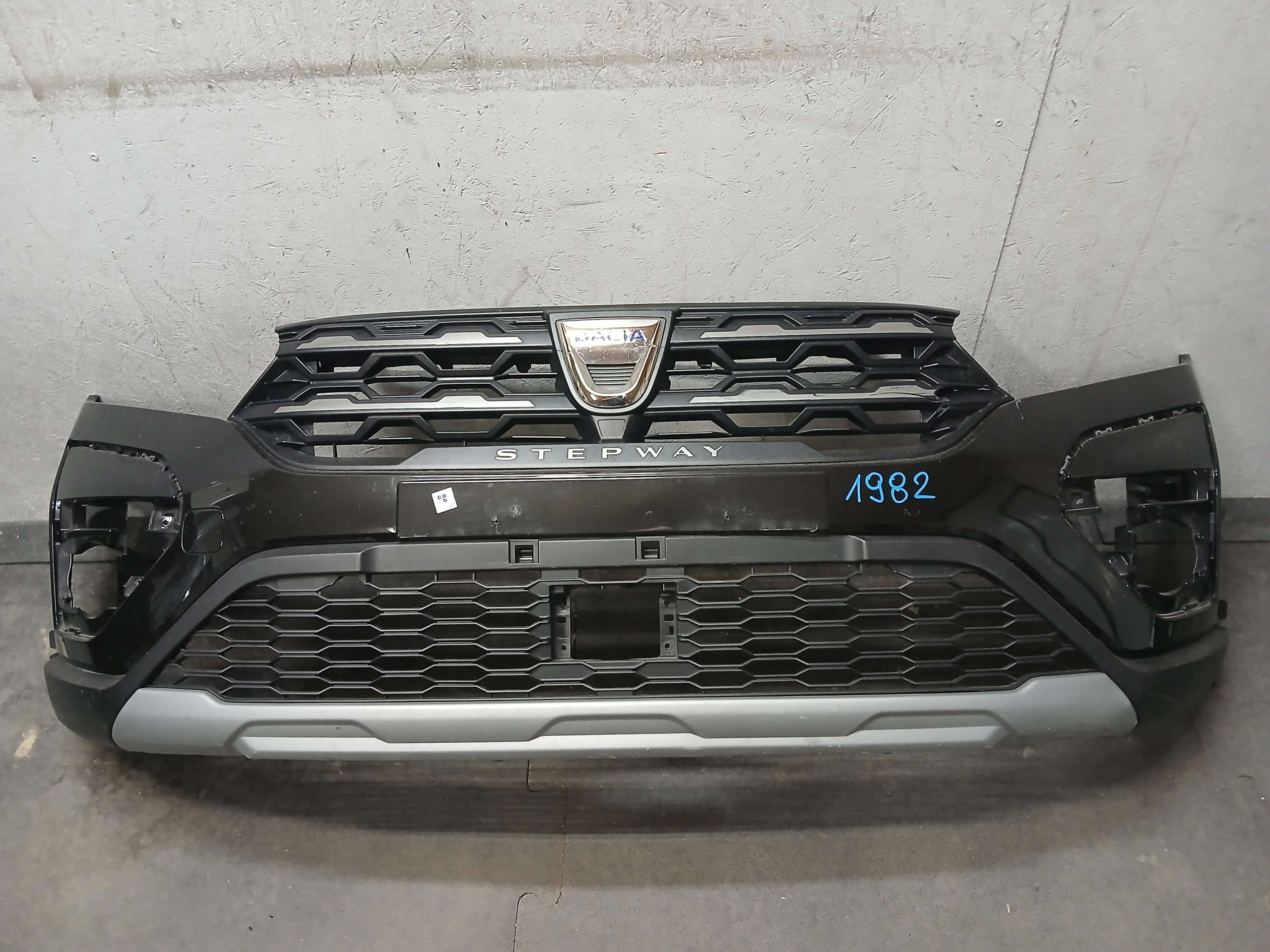 bumper front DACIA SANDERO III 3 STEPWAY